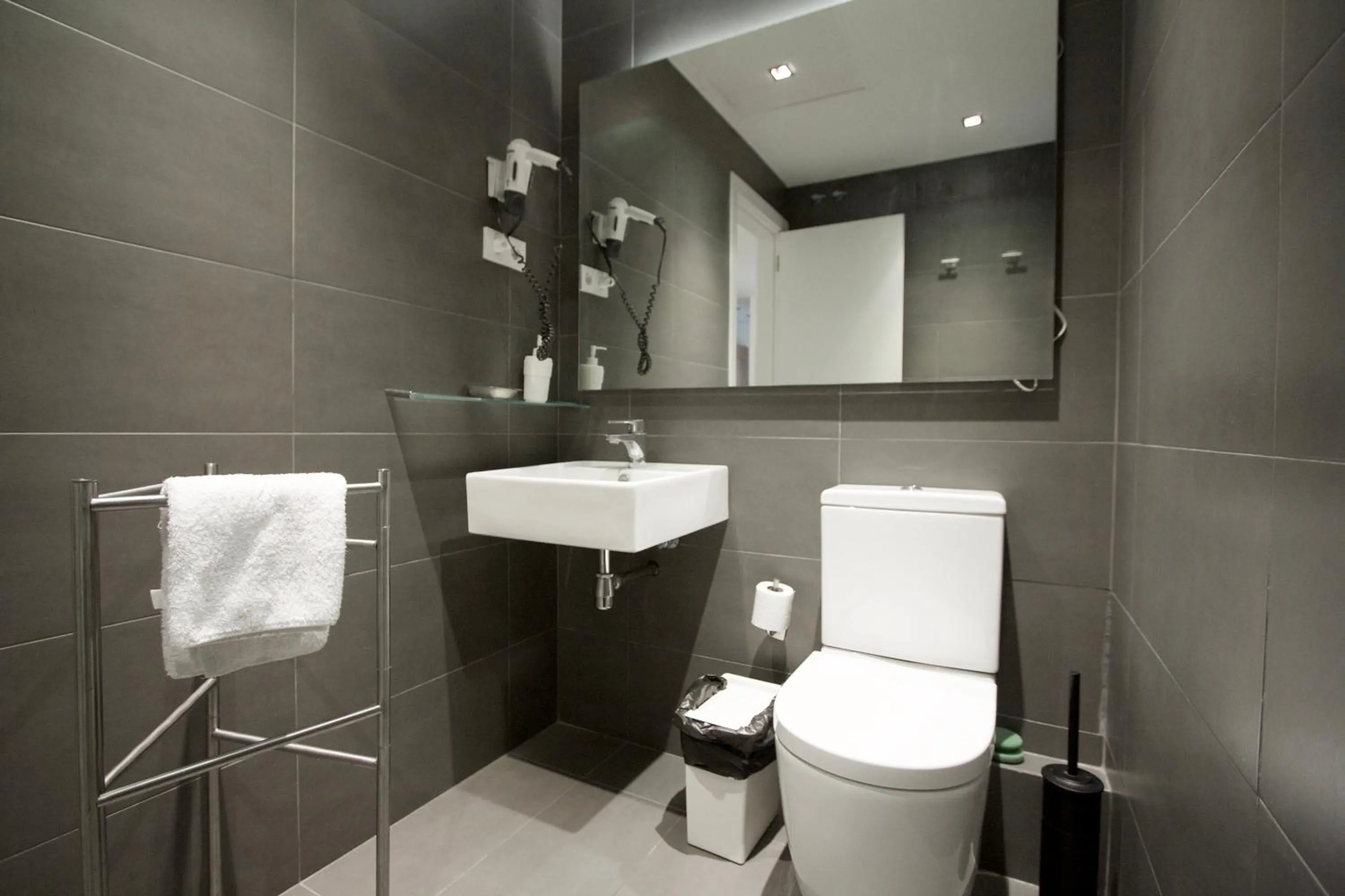 Toilet in Dalí Residence