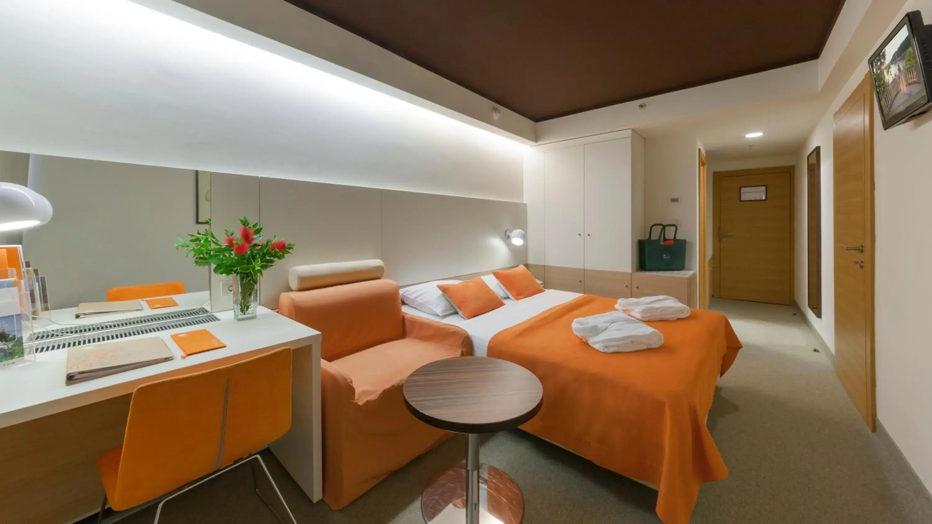 Double Room with Balcony - Park Side in Family Hotel Vespera Double Room with Balcony - Park Side in Family Hotel Vespera