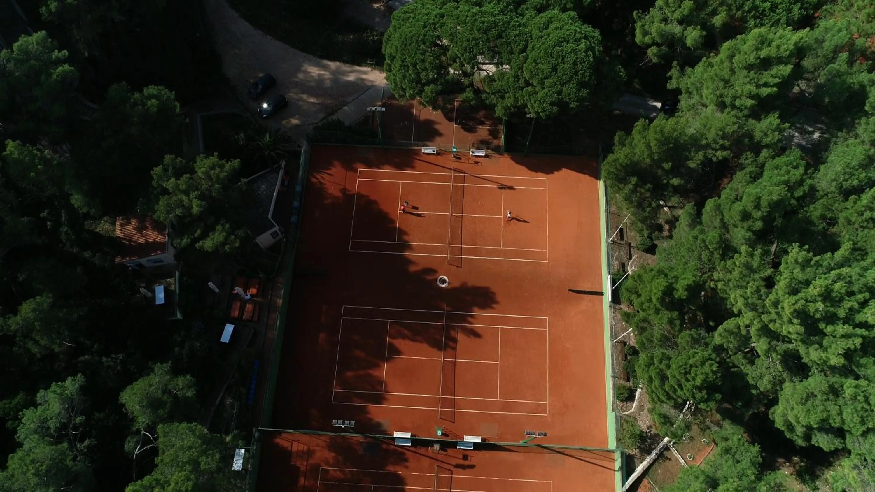 Tennis court in Family Hotel Vespera