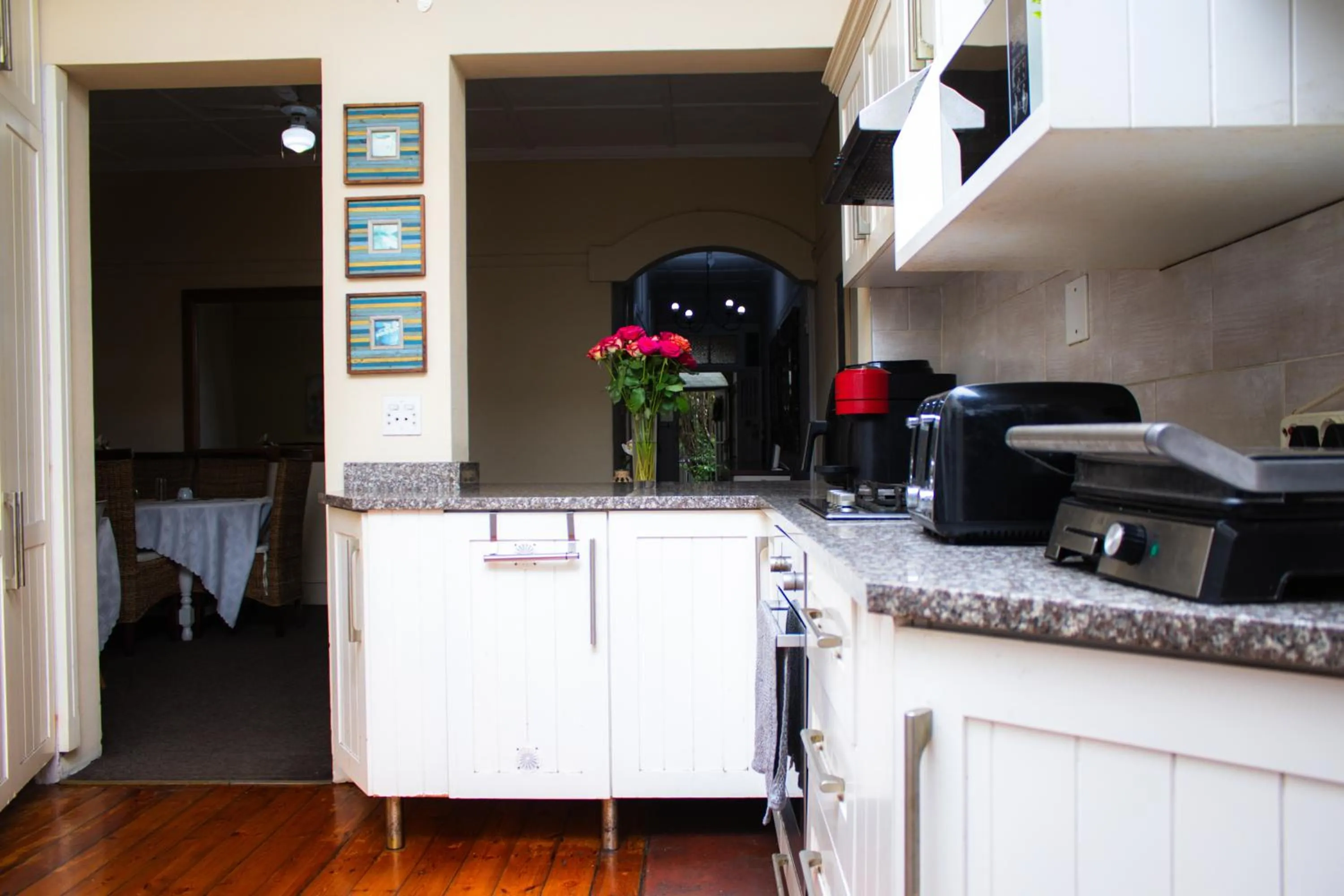 Kitchen or kitchenette in Beechwood B&B