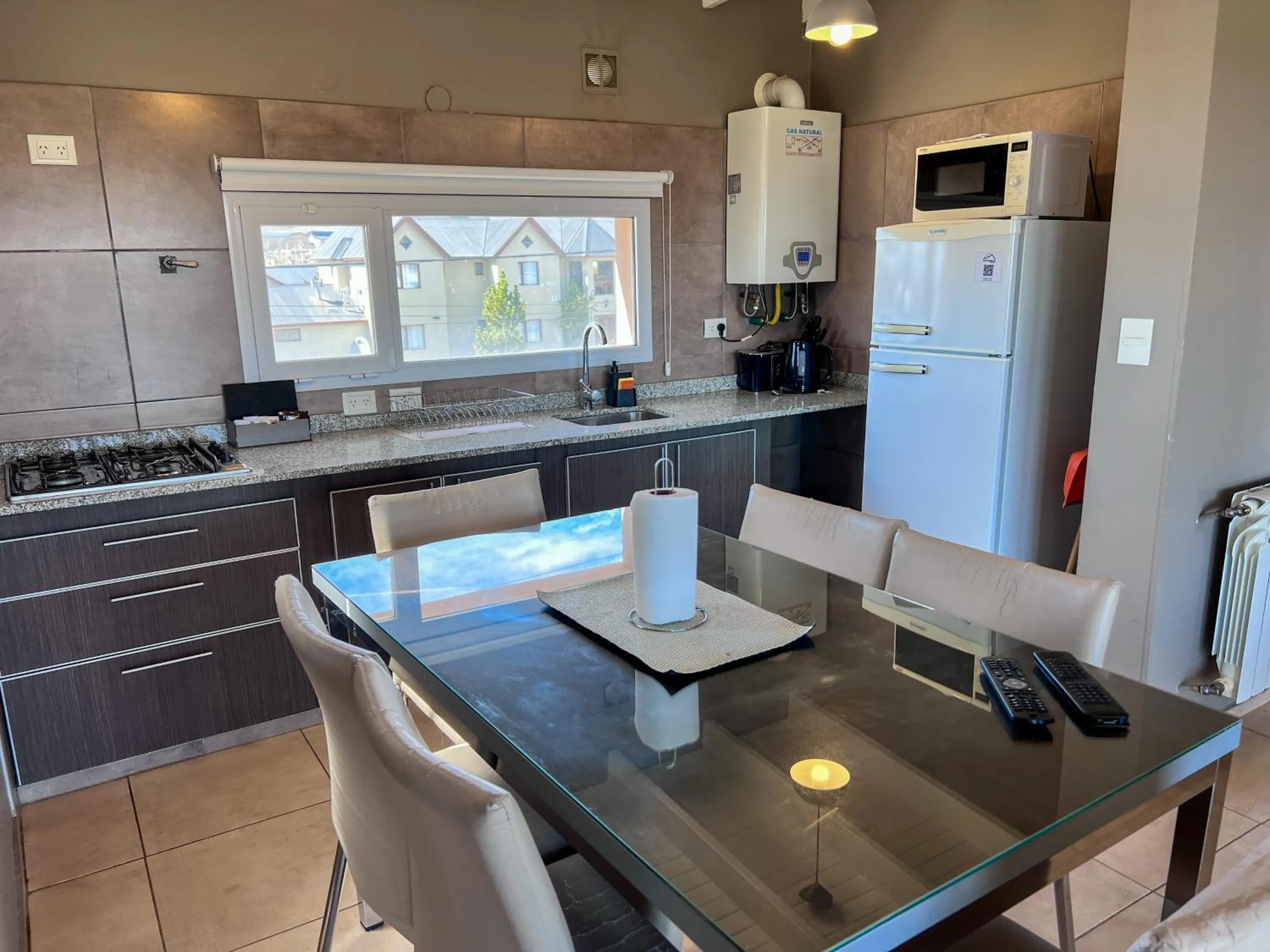 Kitchen or kitchenette in Tierra Tehuelche Hostería y Aparts