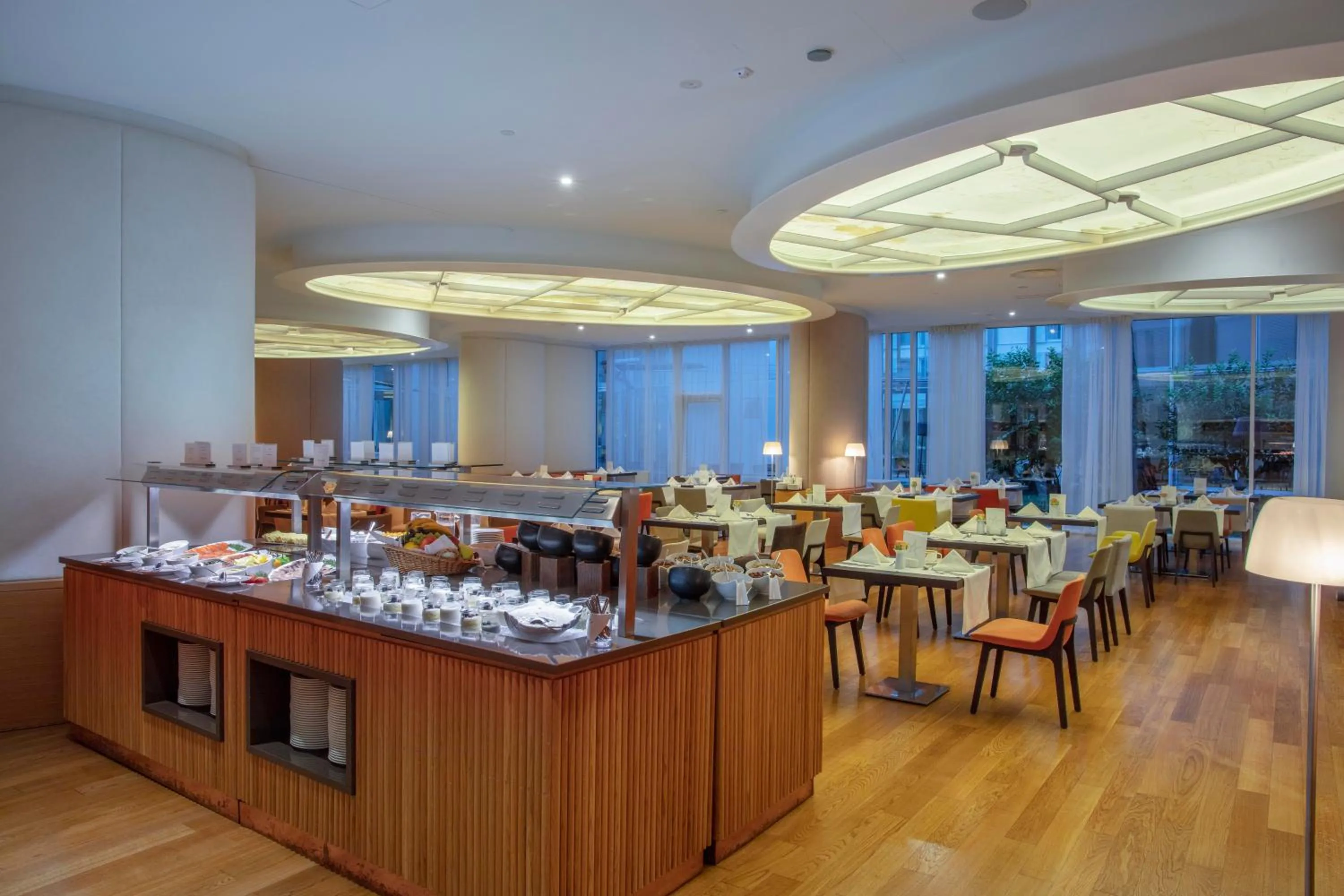 Restaurant/places to eat in Hotel Bellevue