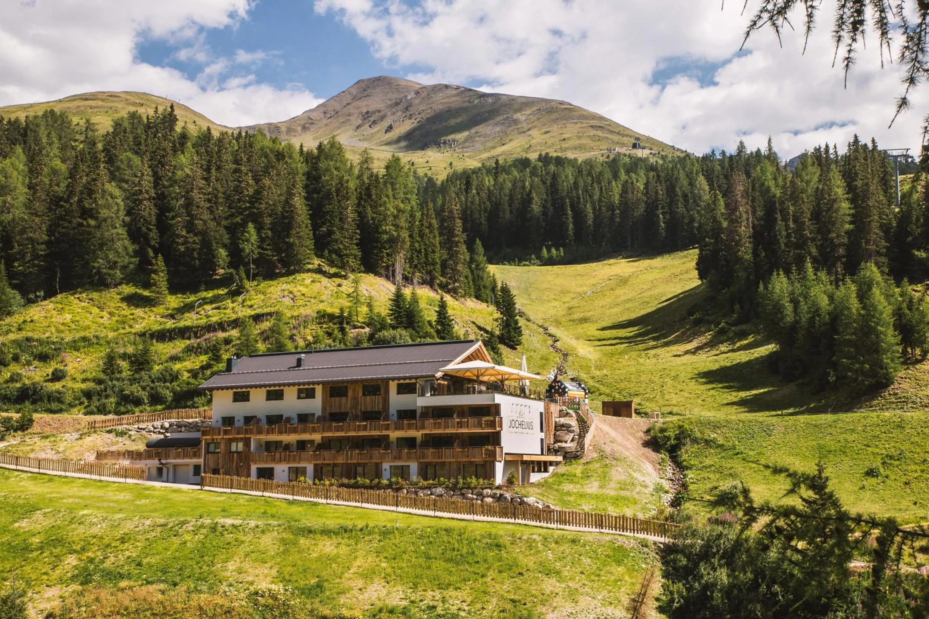 Property building in Bergresort Das Jochelius Ski-in & Ski-out