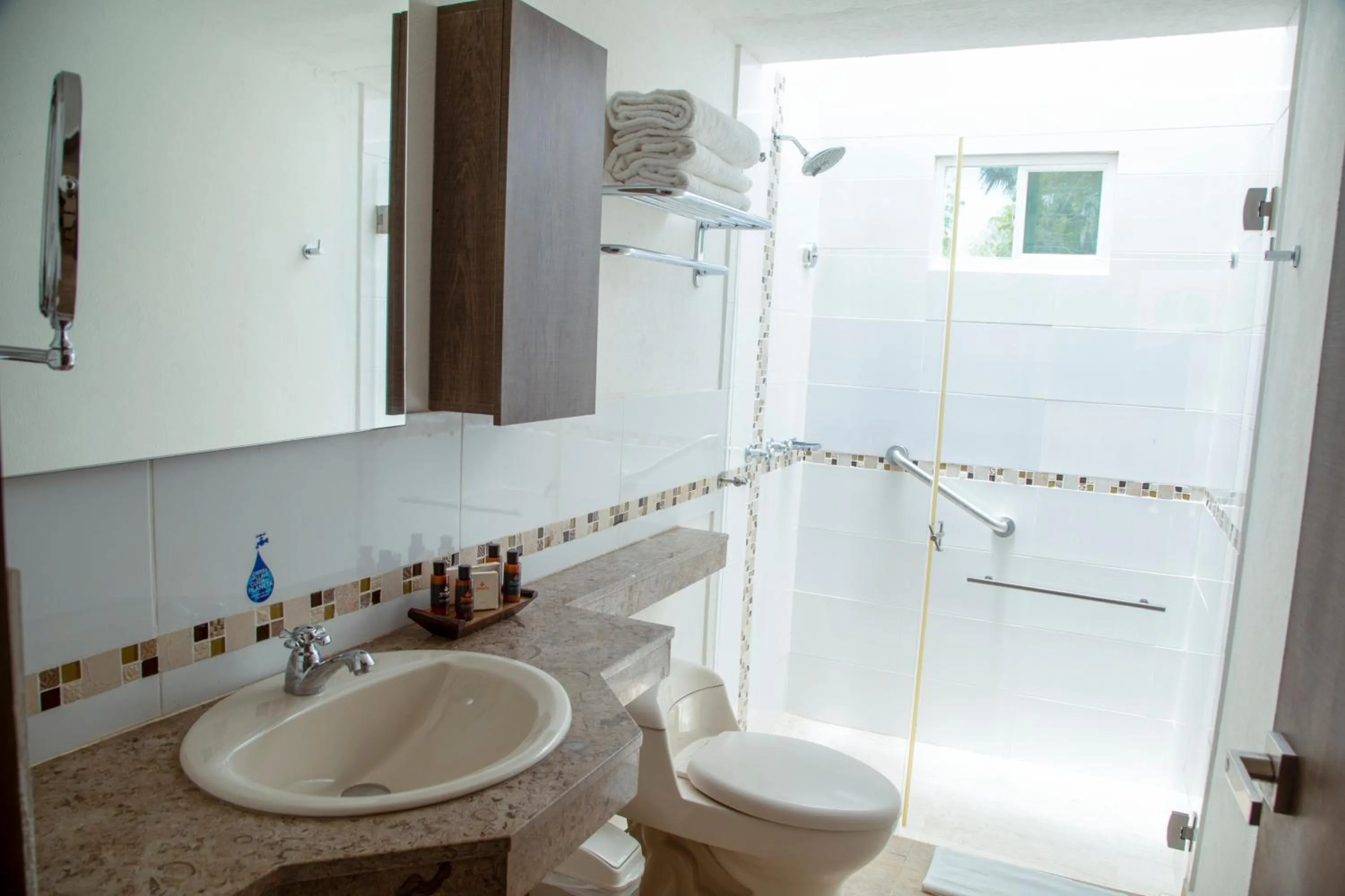 Shower in Solare SAI Ecohotel