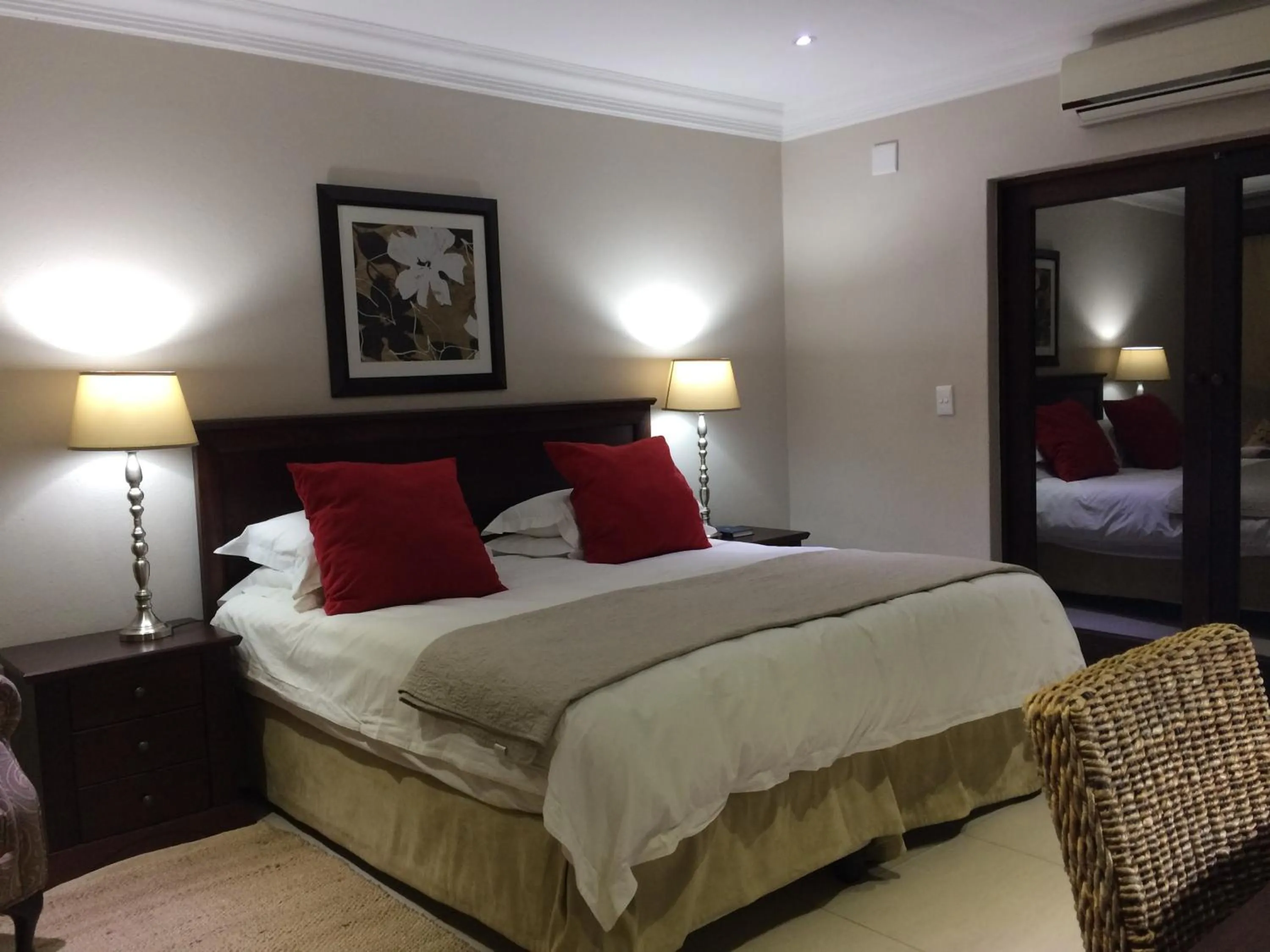 Photo of the whole room, Bed in Polokwane Place