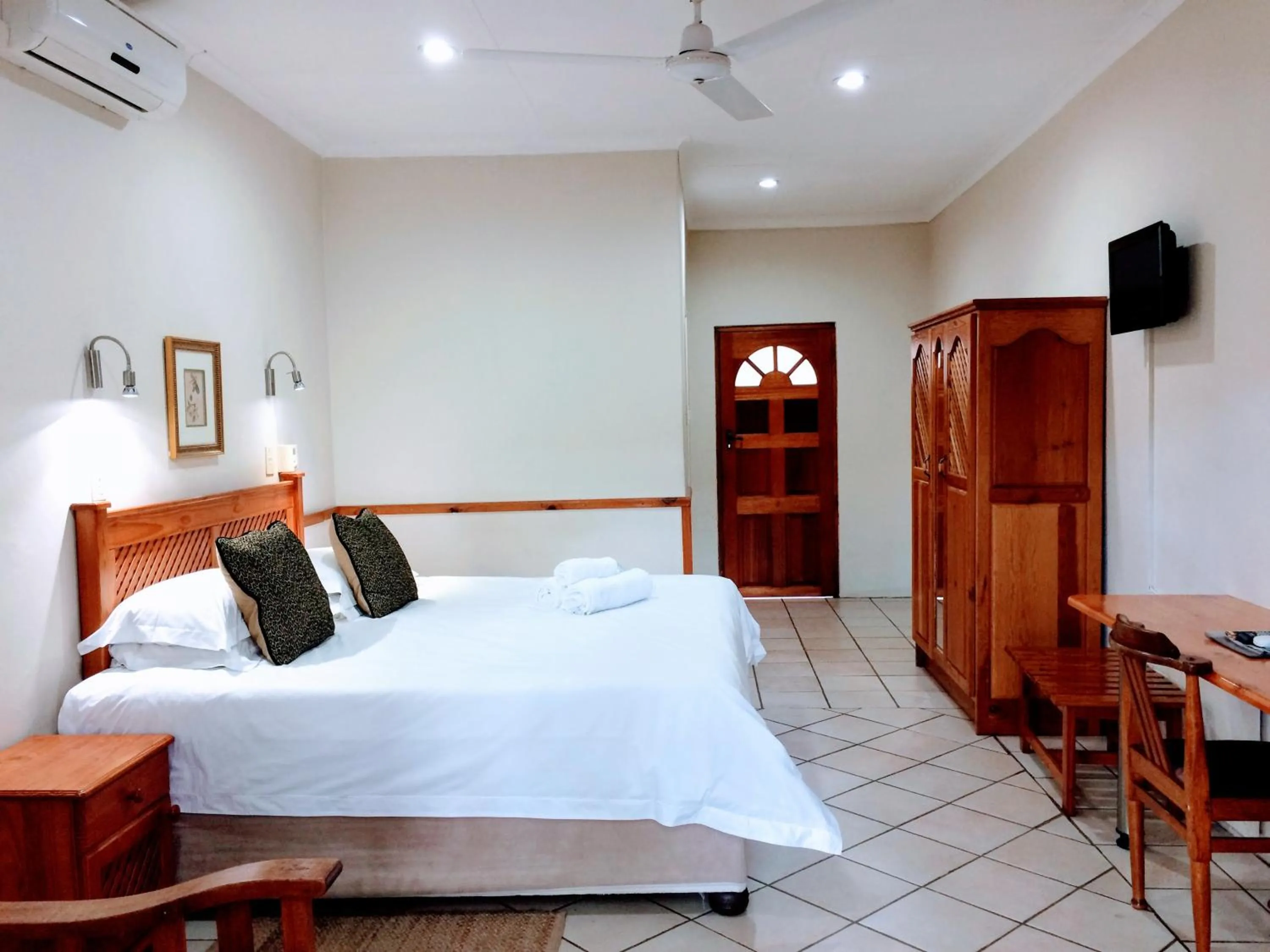 Bedroom, Bed in Polokwane Place