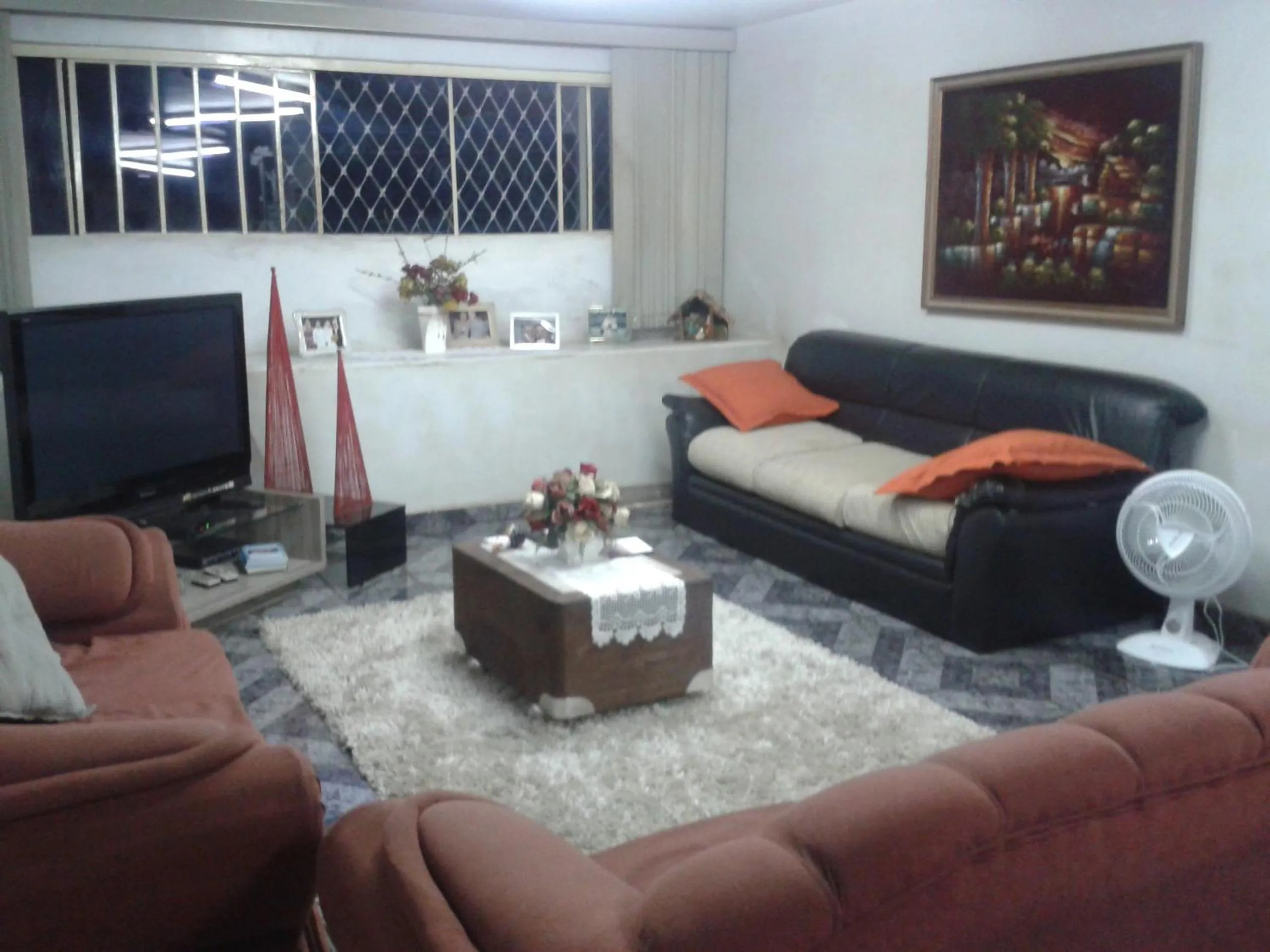 Communal lounge/ TV room in Pousada Ana Poipa