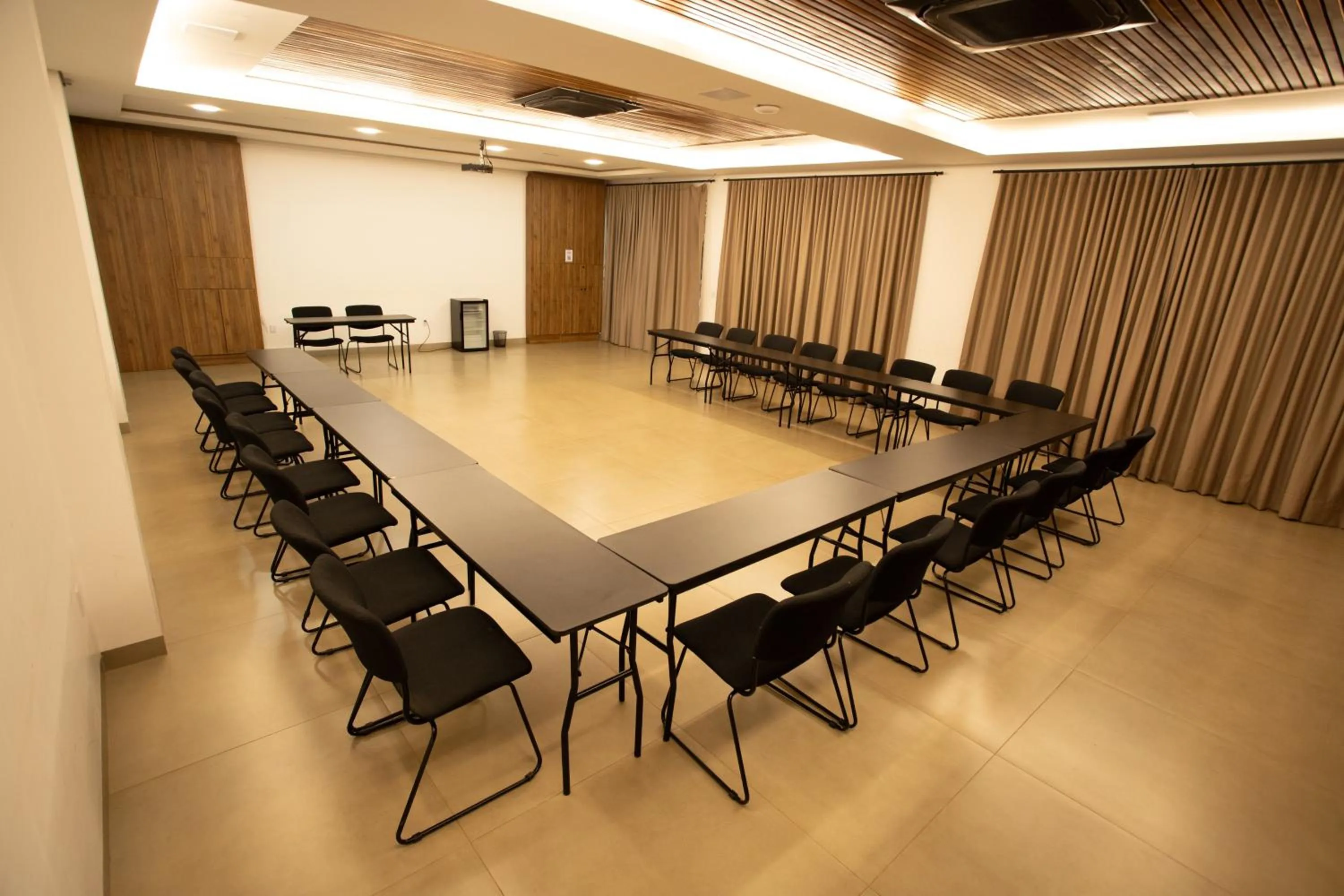 Meeting/conference room in Ellus Hotel