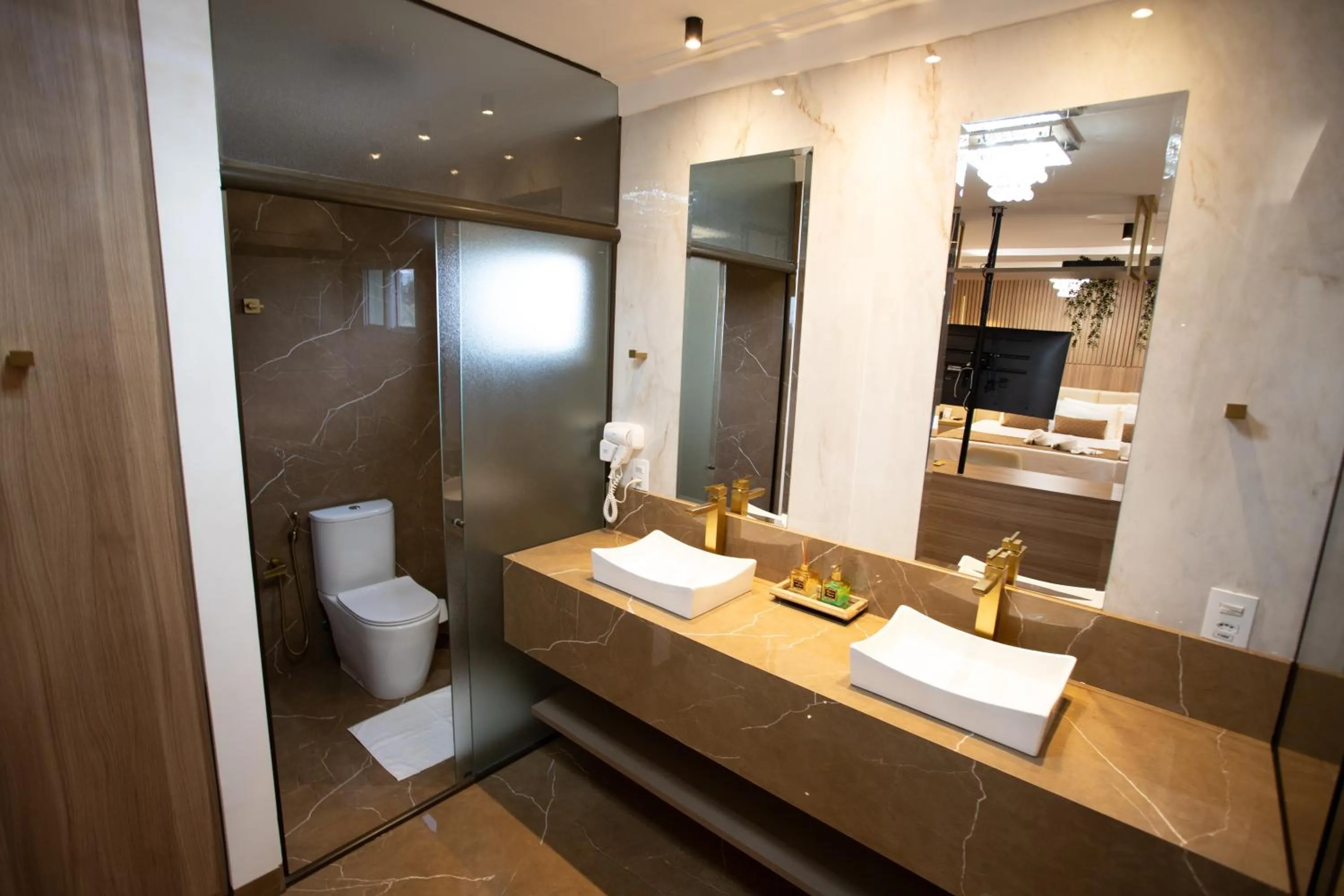 Bathroom in Ellus Hotel