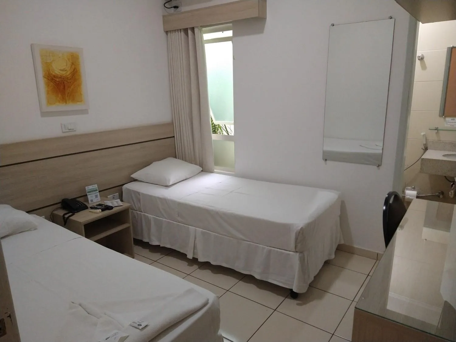 Standard Twin Room - single occupancy in Ellus Hotel