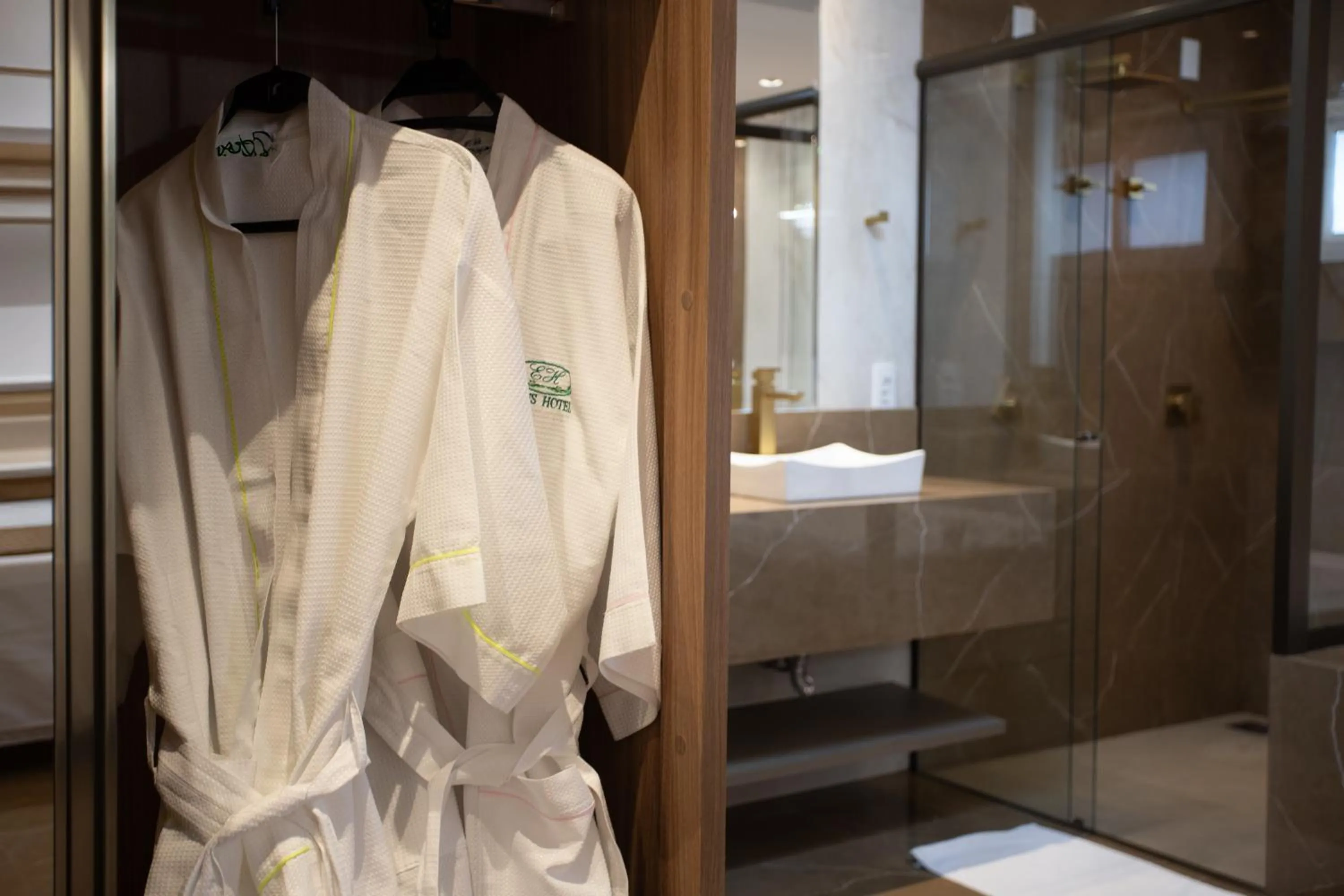 Photo of the whole room in Ellus Hotel