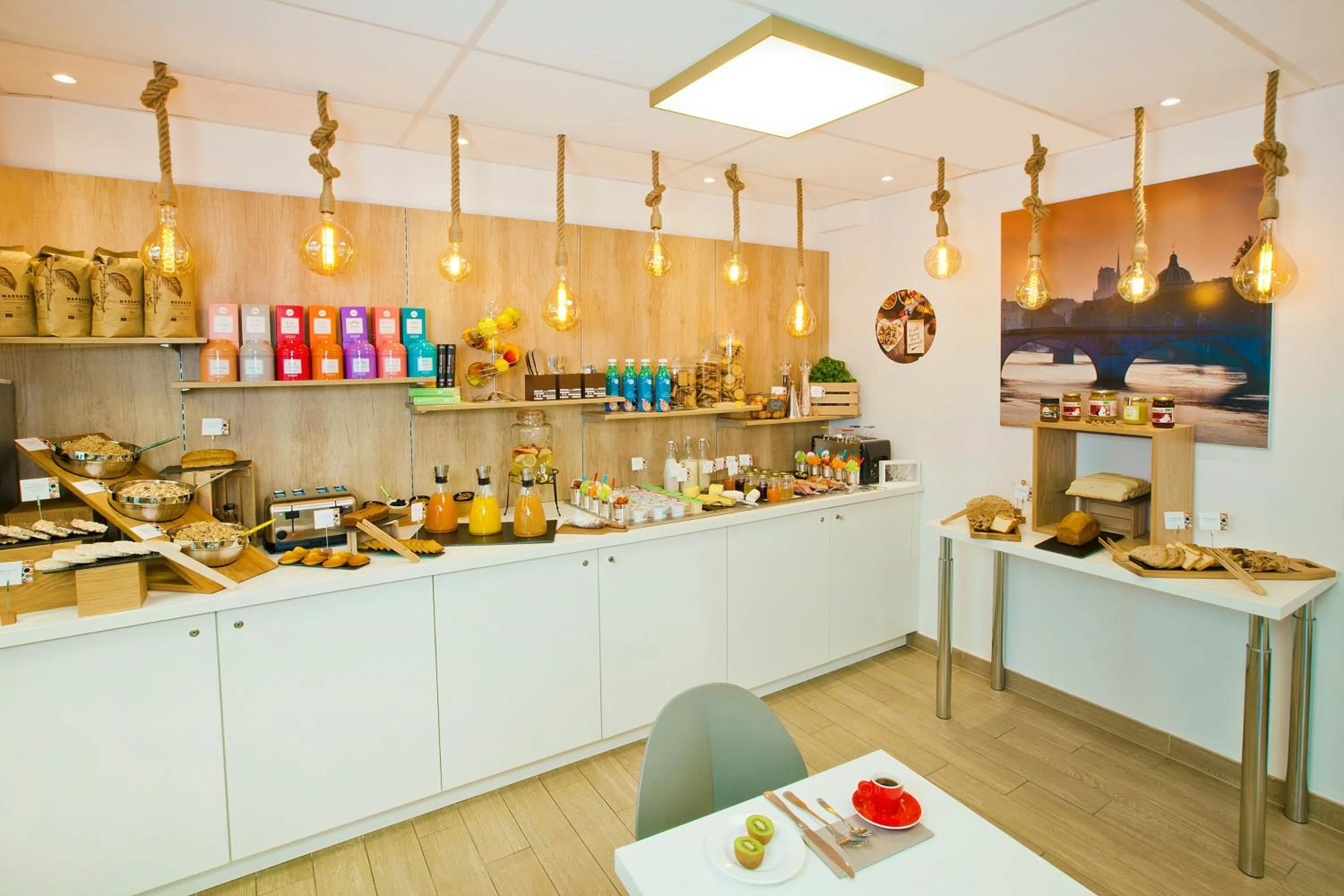 Food and drinks in Residhome Bordeaux