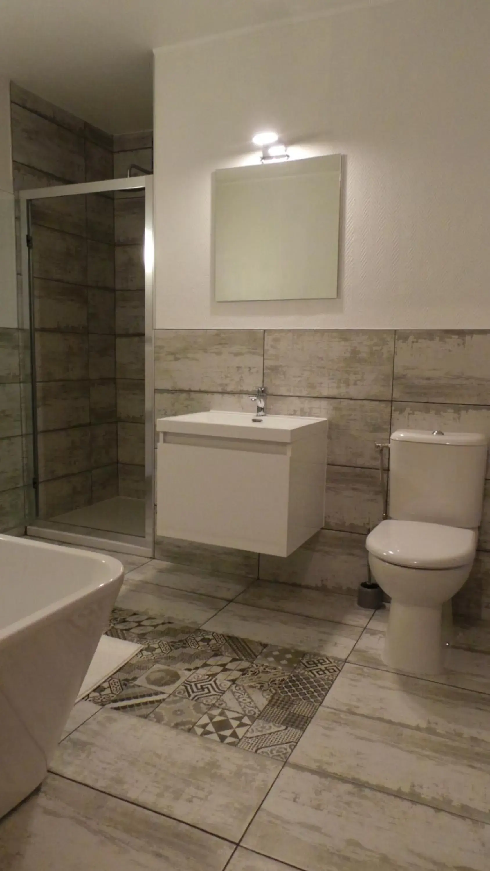 Double Room with Private External Bathroom - single occupancy in Number9 - now with air conditioned rooms Double Room with Private External Bathroom - single occupancy in Number9 - now with air conditioned rooms