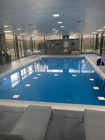 Swimming pool in Comfort Inn Largo-Washington DC East