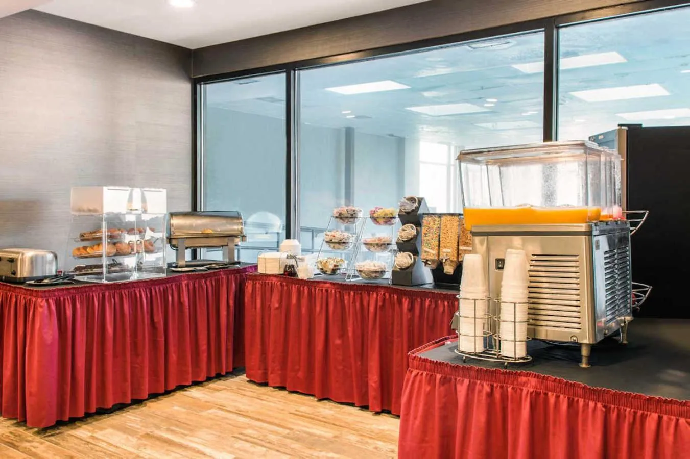 Continental breakfast in Comfort Inn Largo-Washington DC East