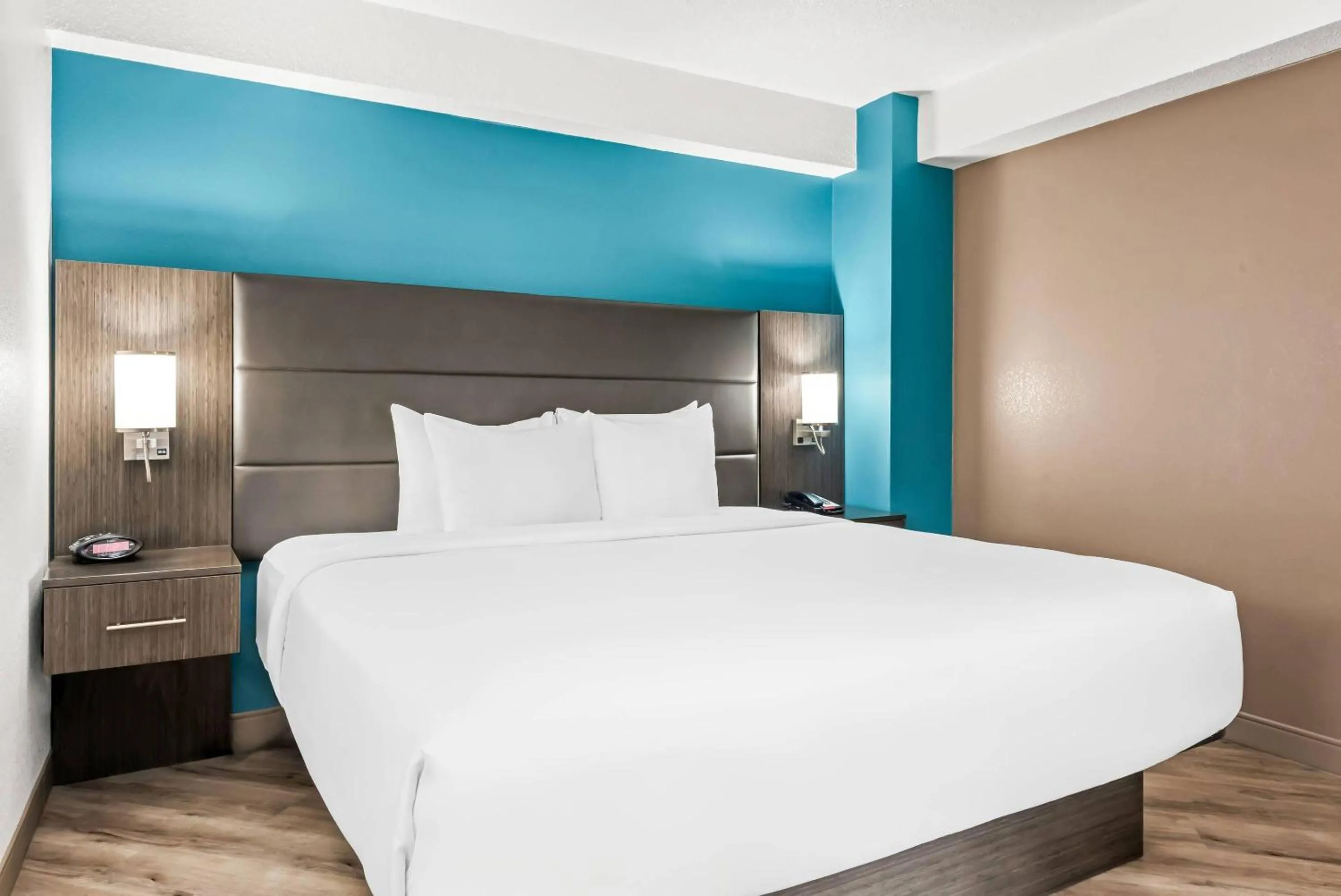 Bedroom, Bed in Comfort Inn Largo-Washington DC East