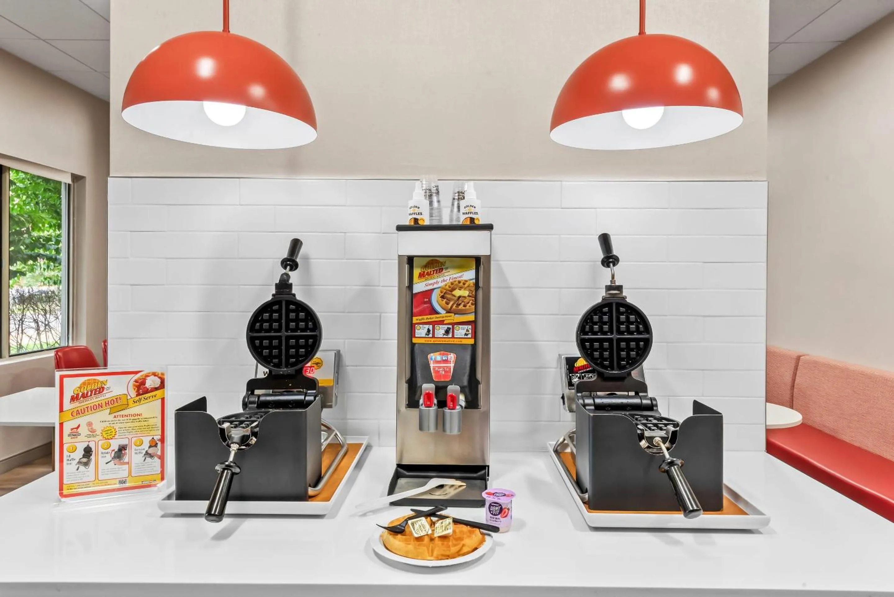 Breakfast in Comfort Inn Largo-Washington DC East