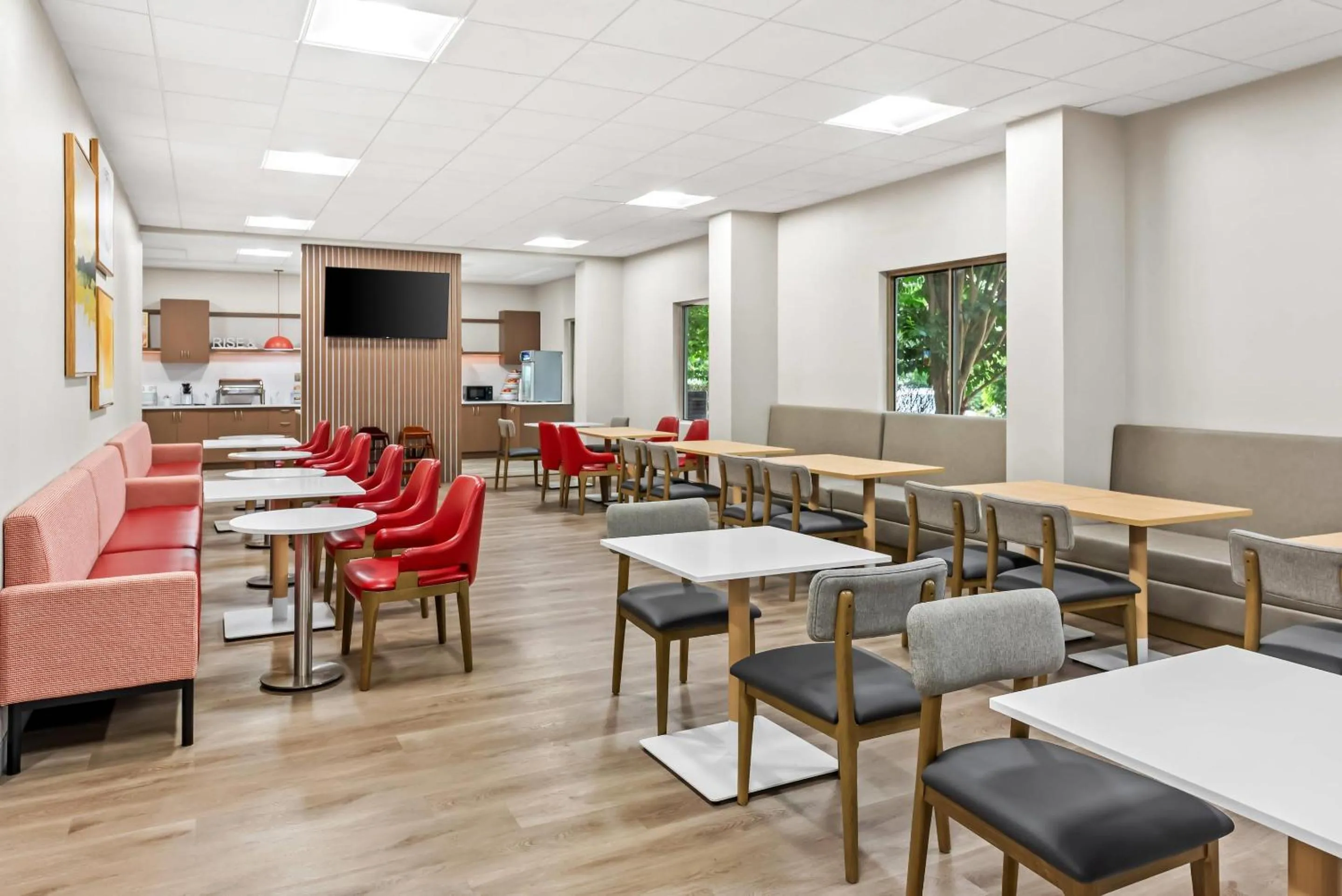 Breakfast in Comfort Inn Largo-Washington DC East