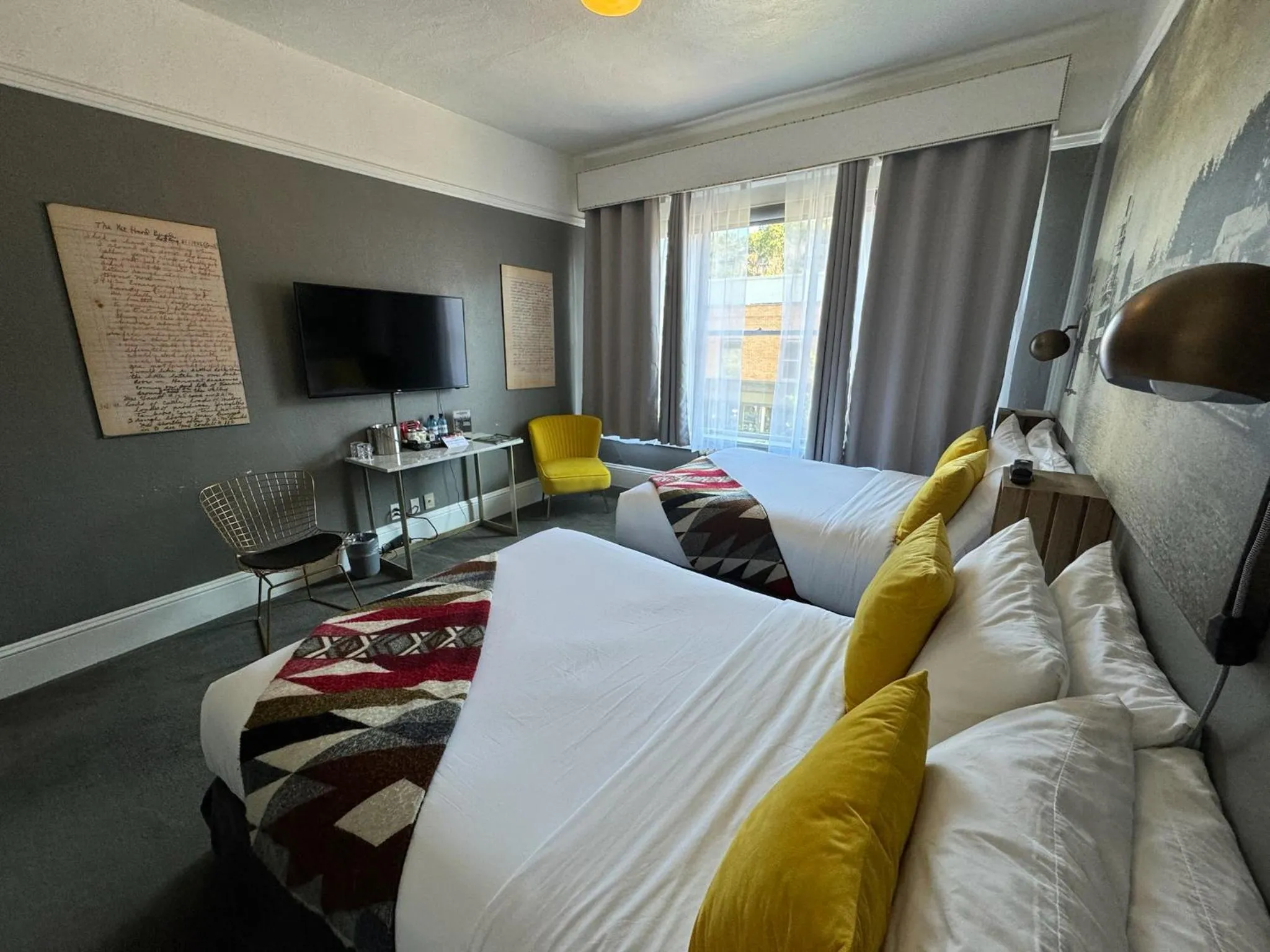 Bedroom, Bed in Hood River Hotel