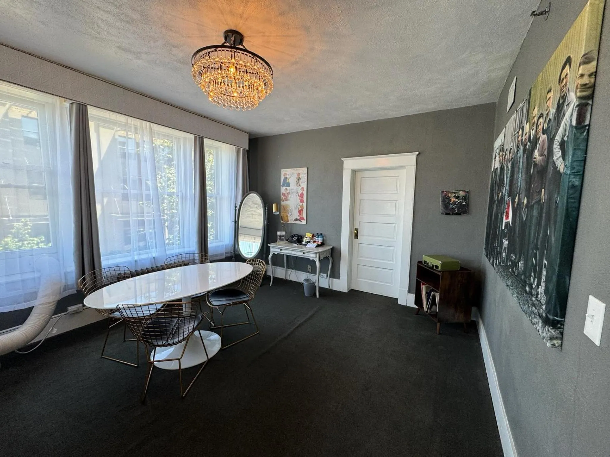 Dining area in Hood River Hotel