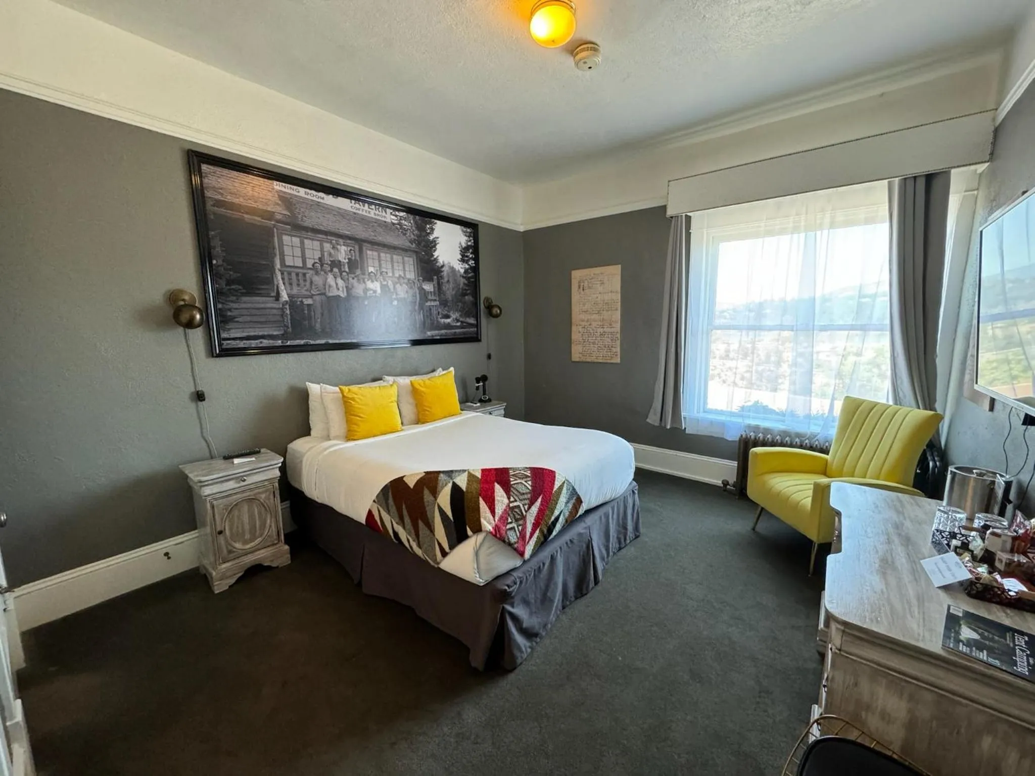 Bed in Hood River Hotel