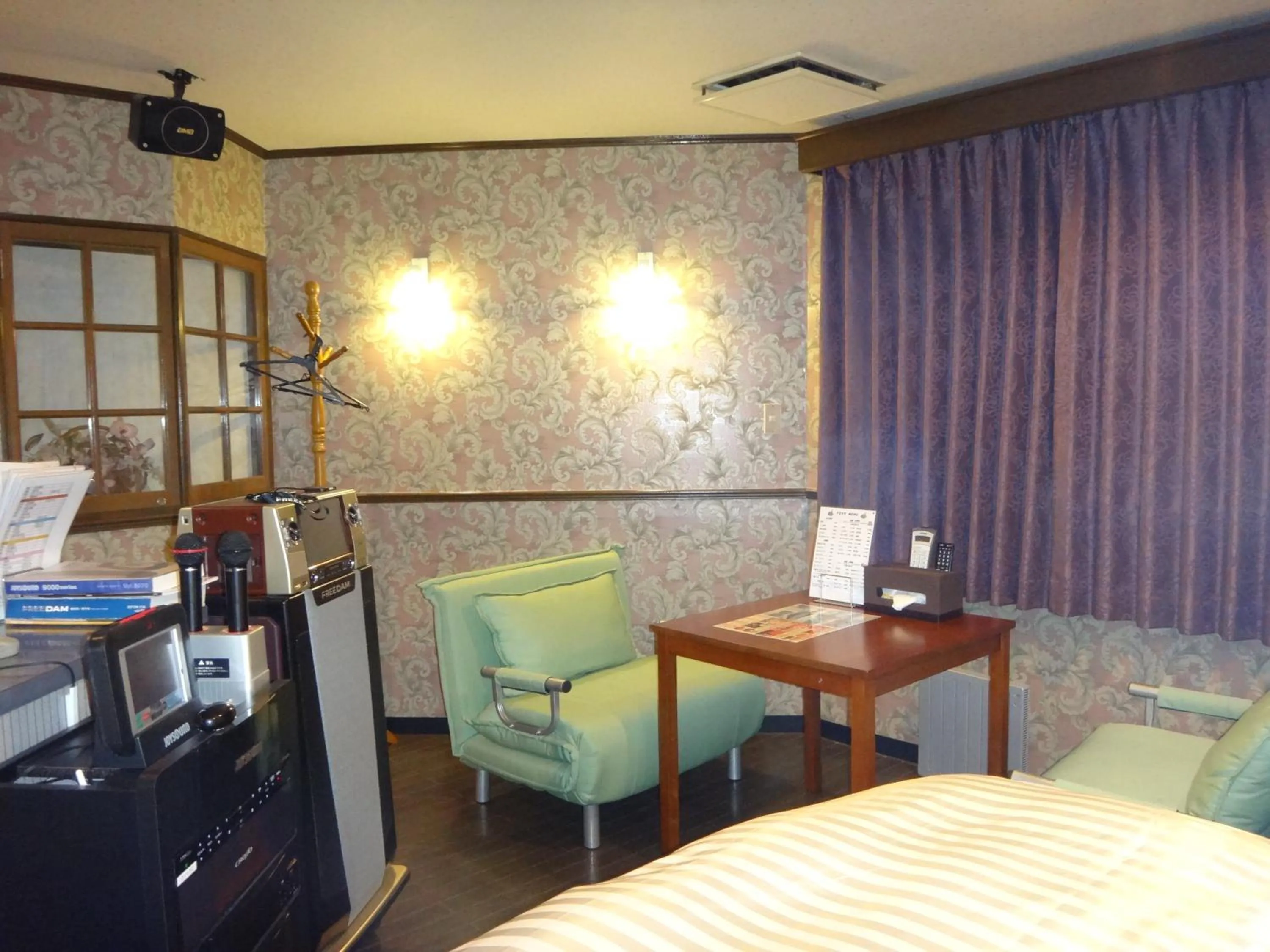 Photo of the whole room in Utility Hotel Coo