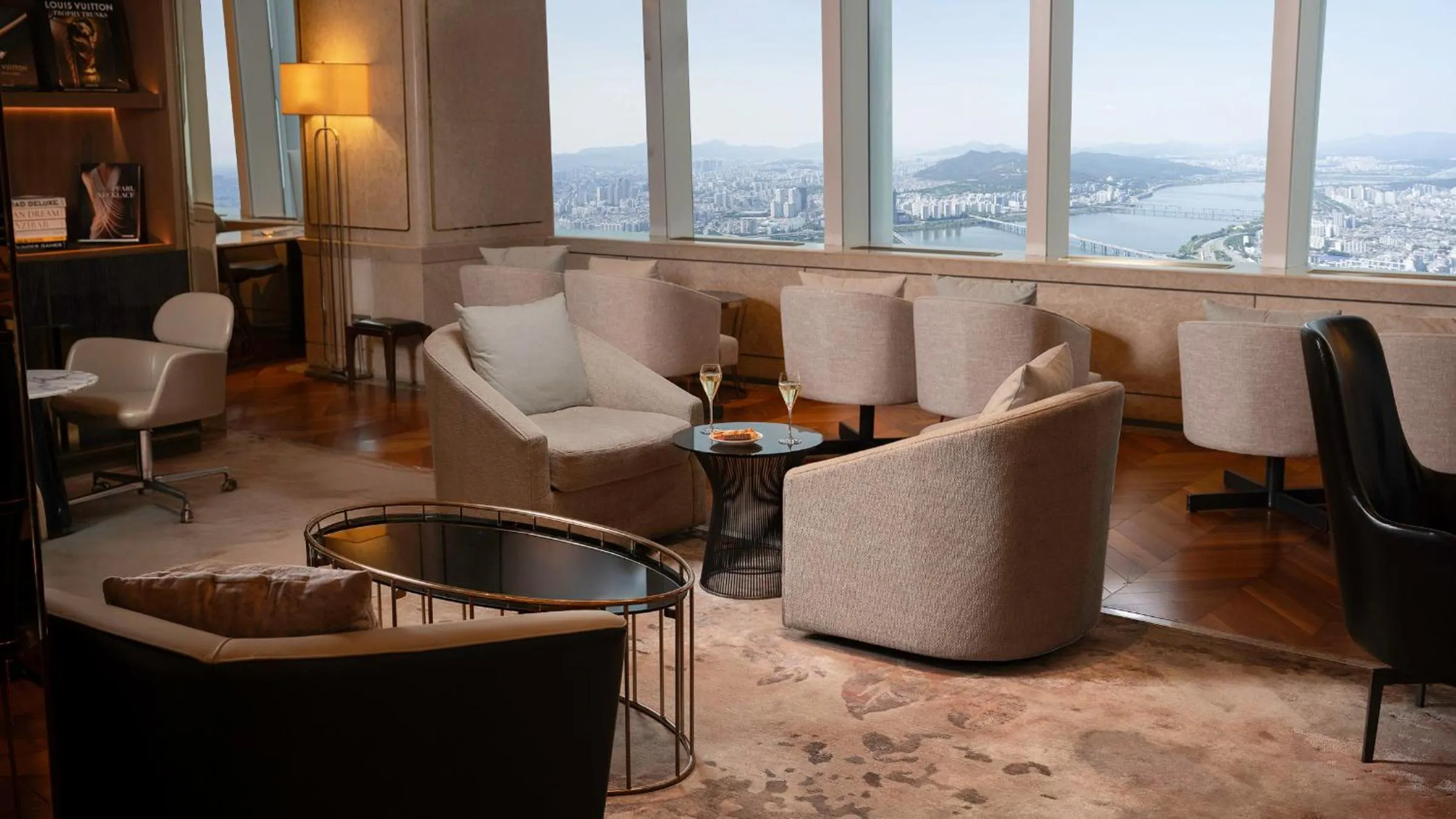 Lounge or bar in Signiel Seoul