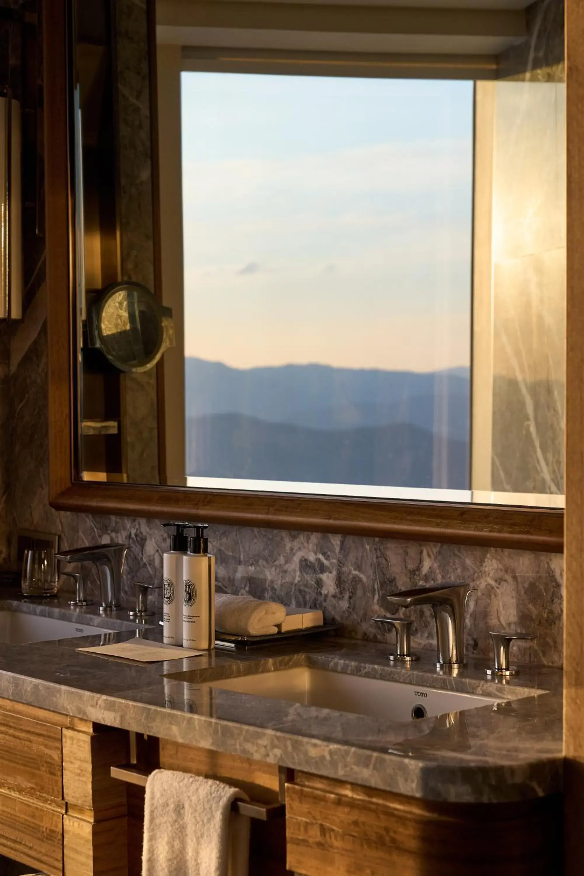 SIGNIEL Premier Double Scenic Bath in Signiel Seoul SIGNIEL Premier Double Scenic Bath in Signiel Seoul