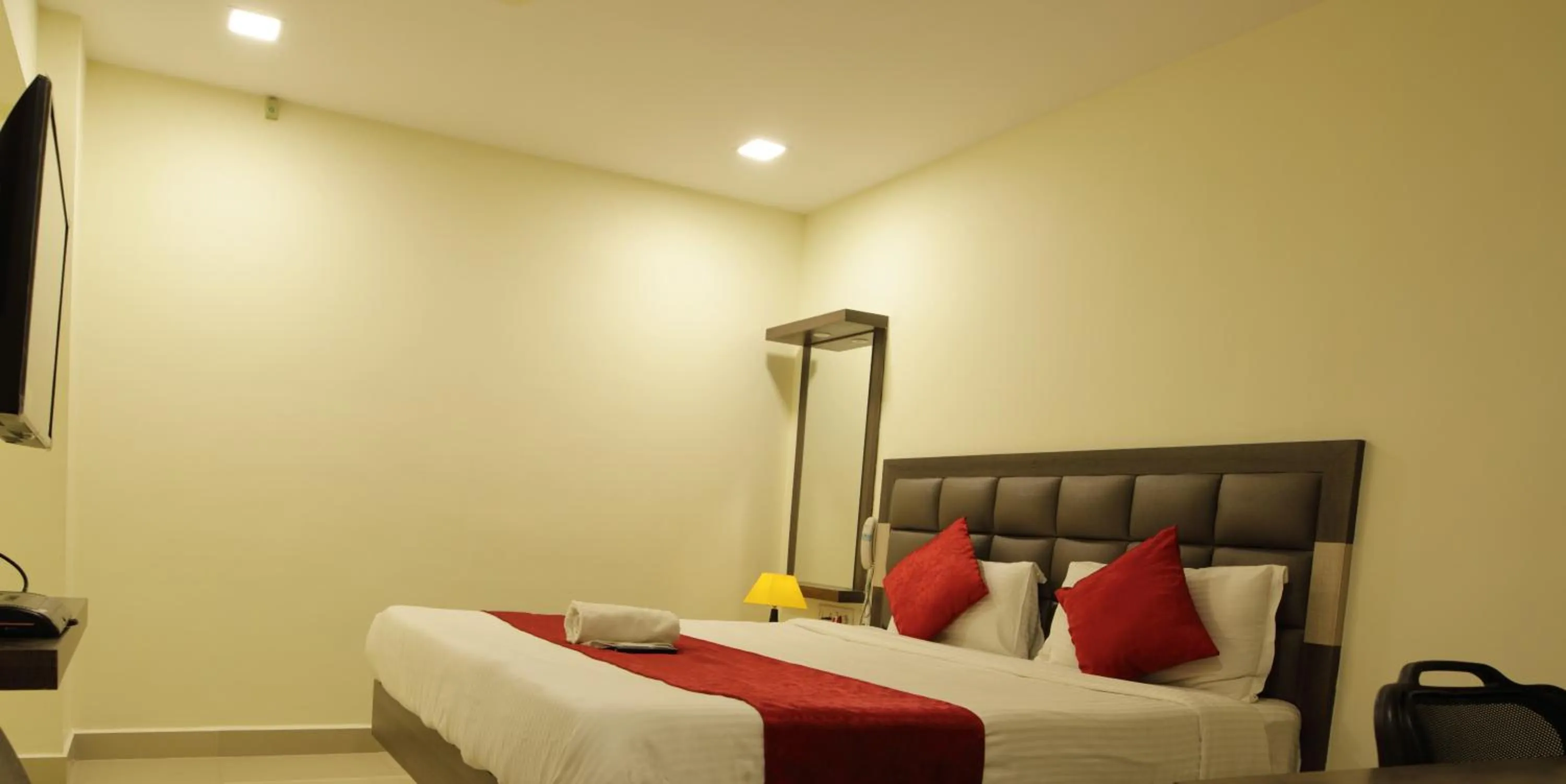 Decorative detail, Bed in Venture Park, OMR, Thoraipakkam, Chennai