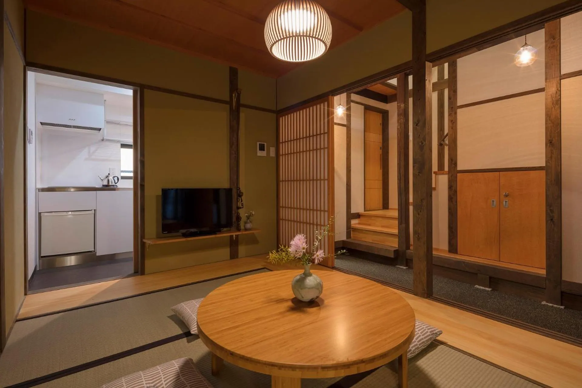 TV and multimedia in Yoshimigura Machiya House