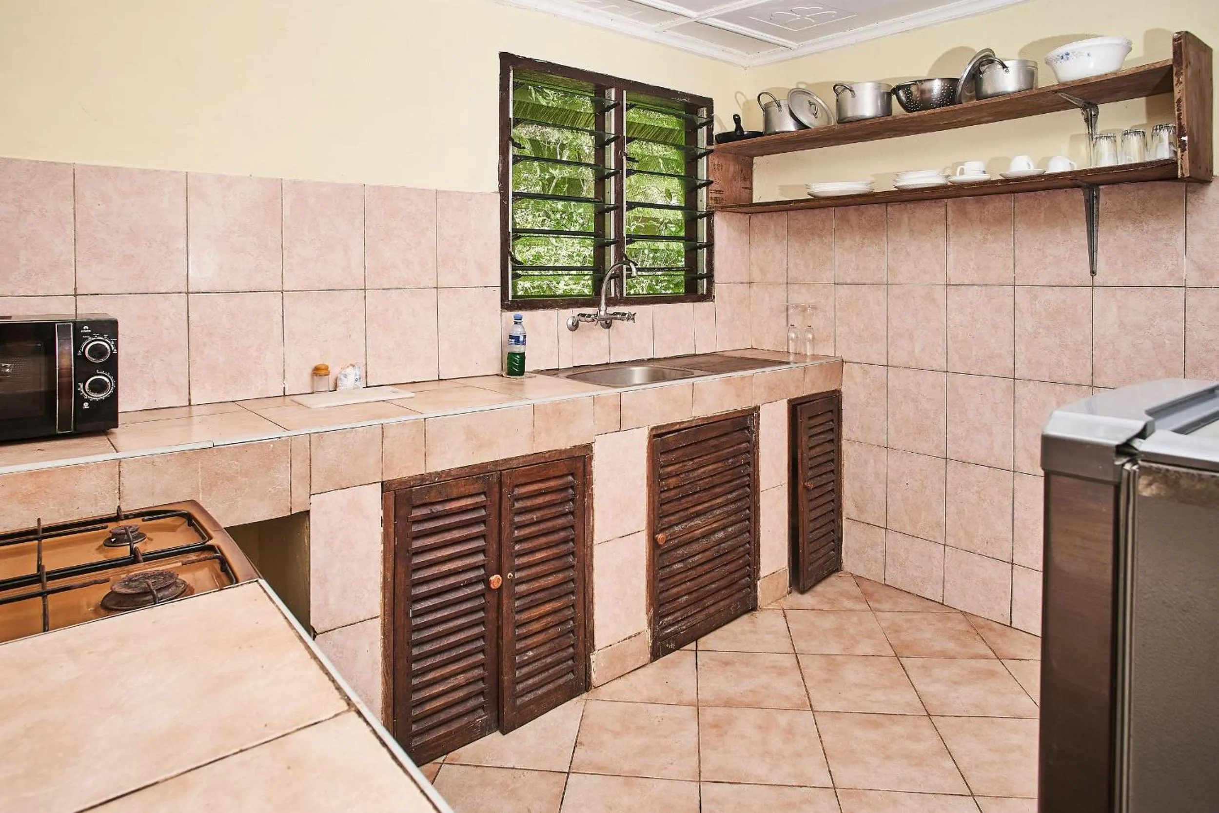 Kitchen or kitchenette in Coral Beach Resort
