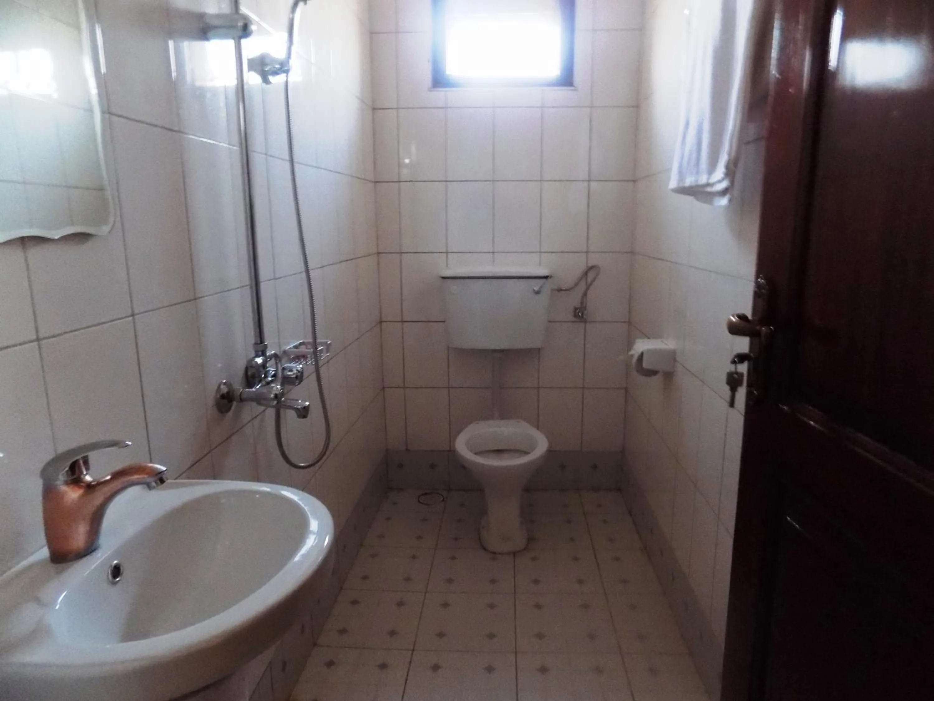 Shower in Hotel Millenium Kampala Zaana