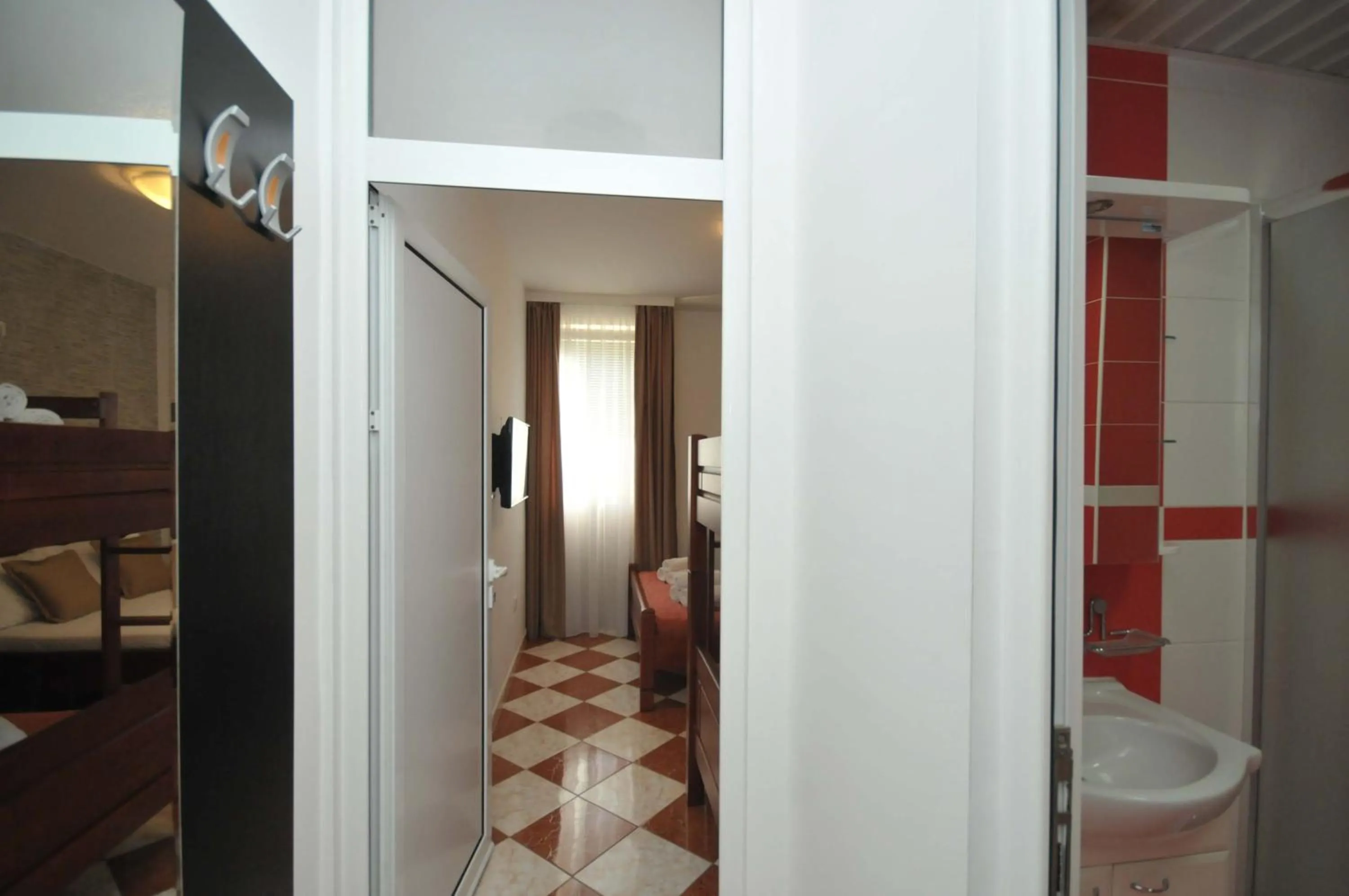 Day in D&D Apartment 1