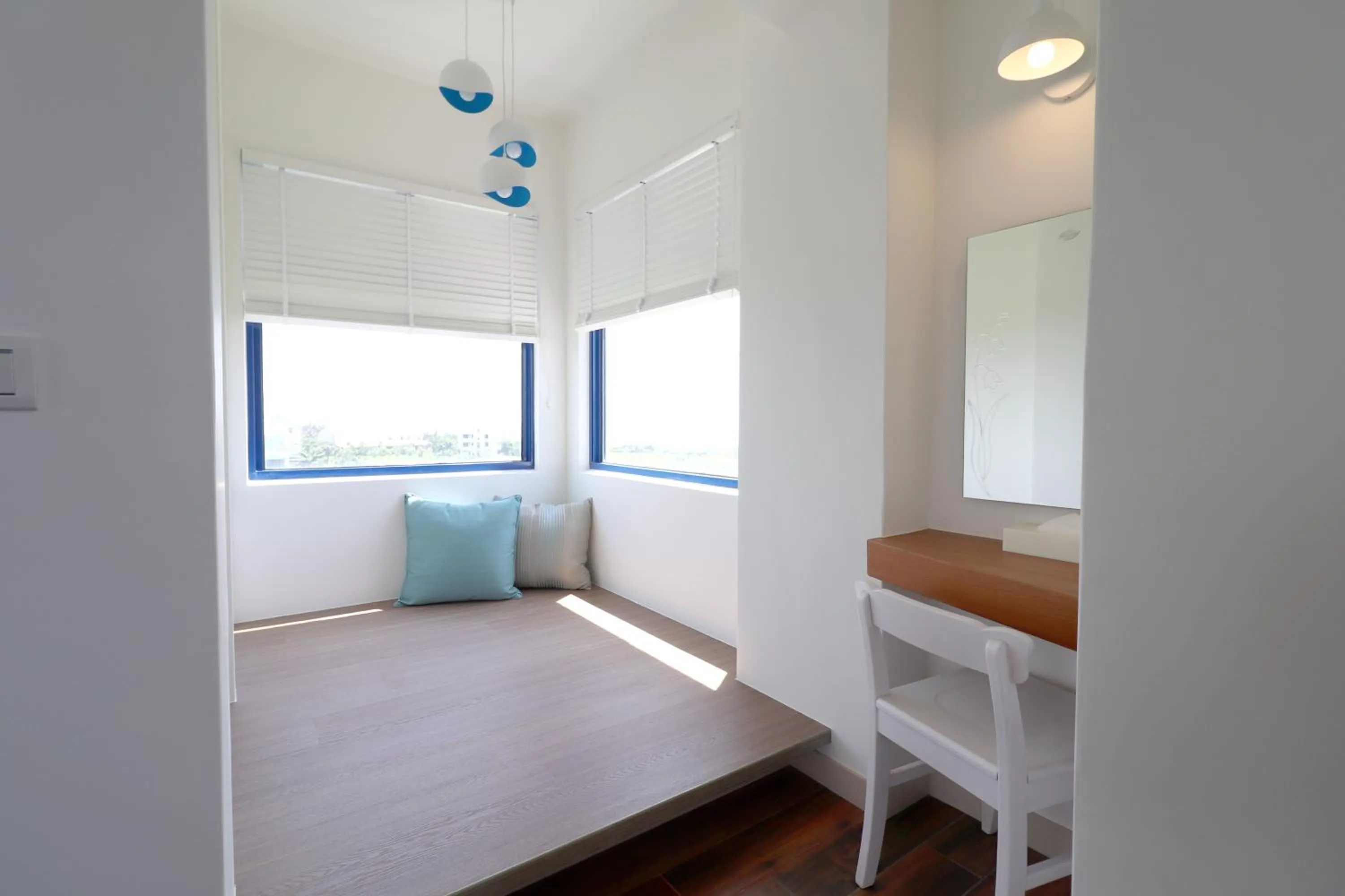 Photo of the whole room, Bed in Zen Ocean