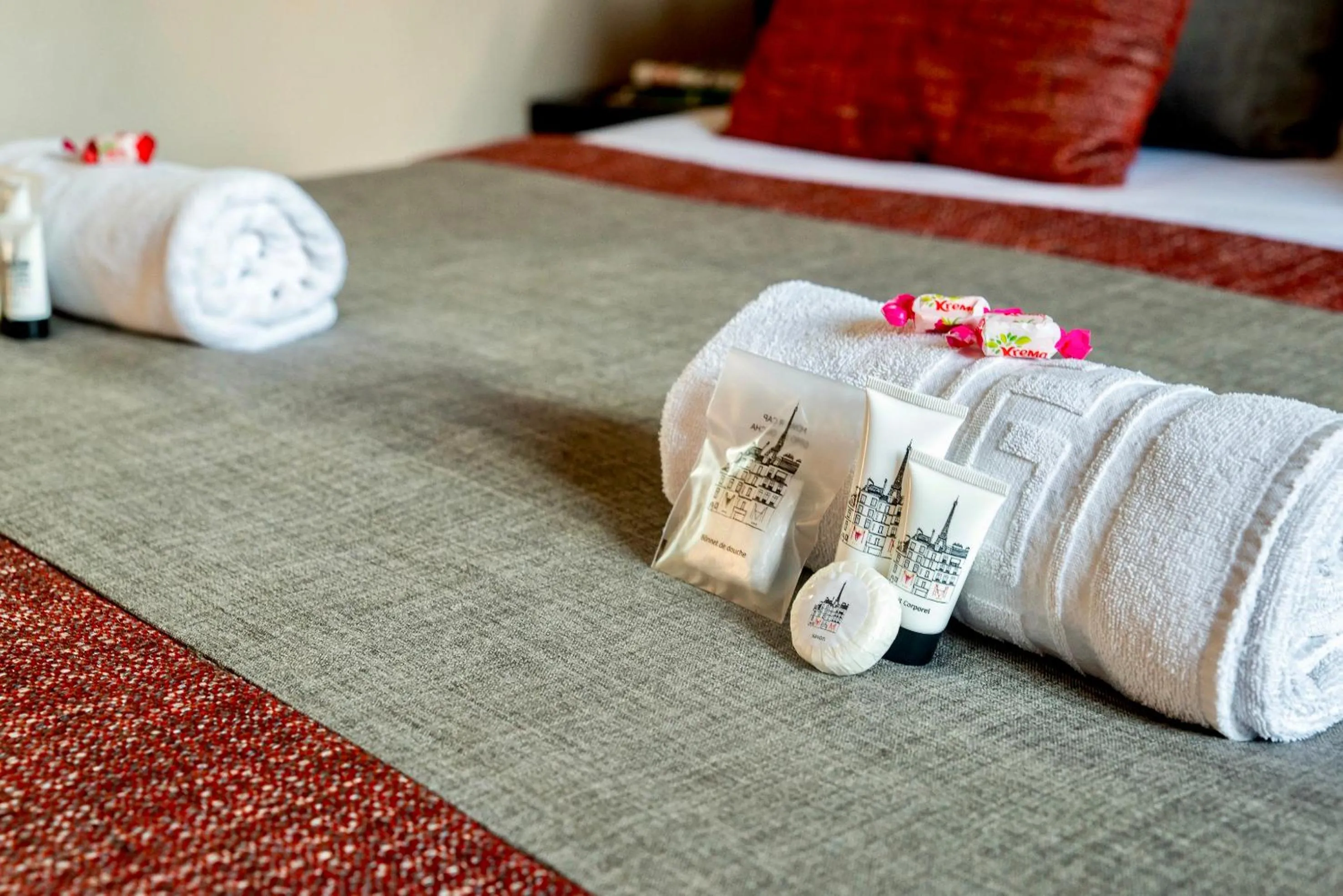 Bed in Hotel Migny Opéra Montmartre