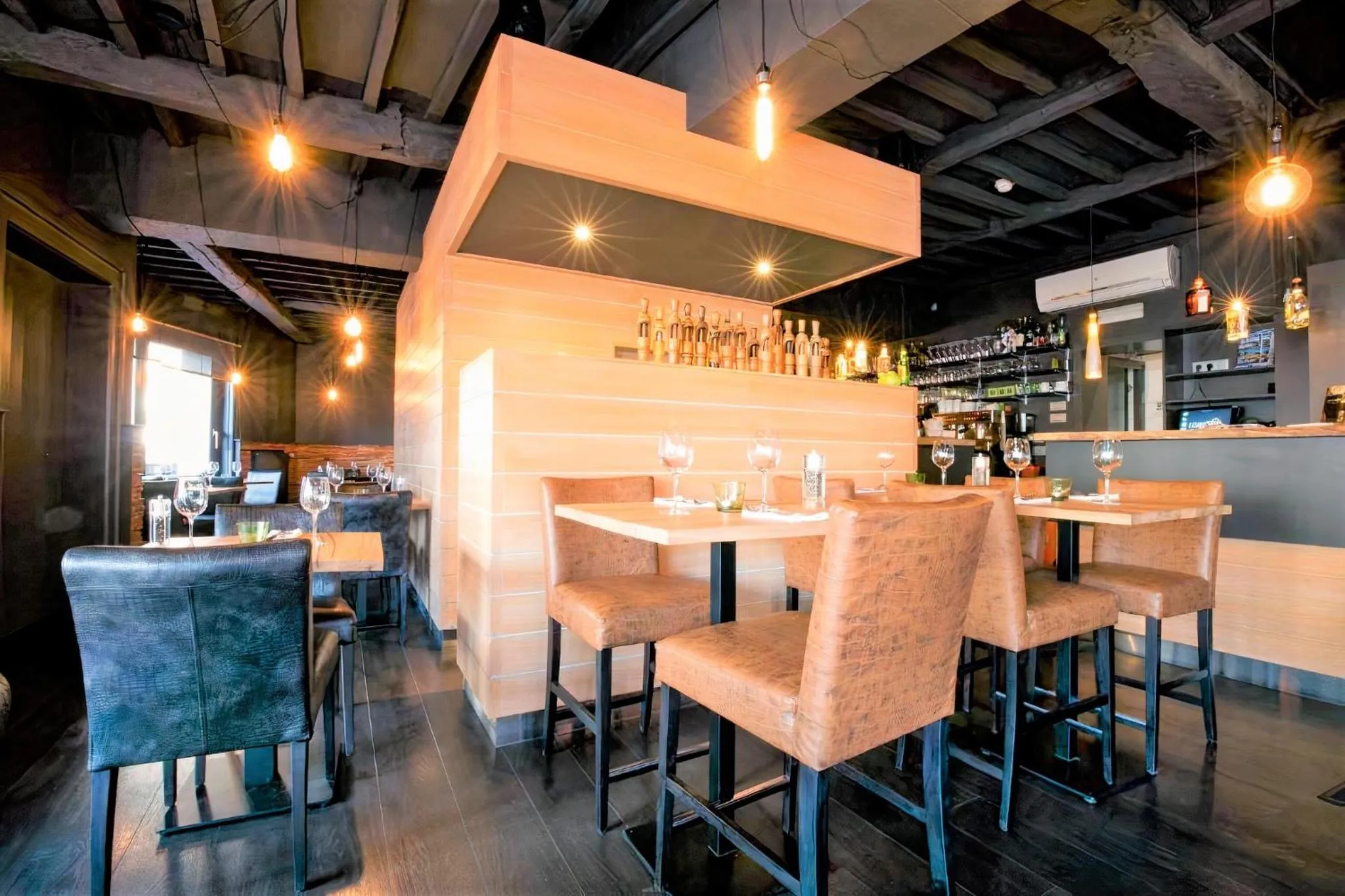 Restaurant/places to eat in Hotel L'Esprit Sain