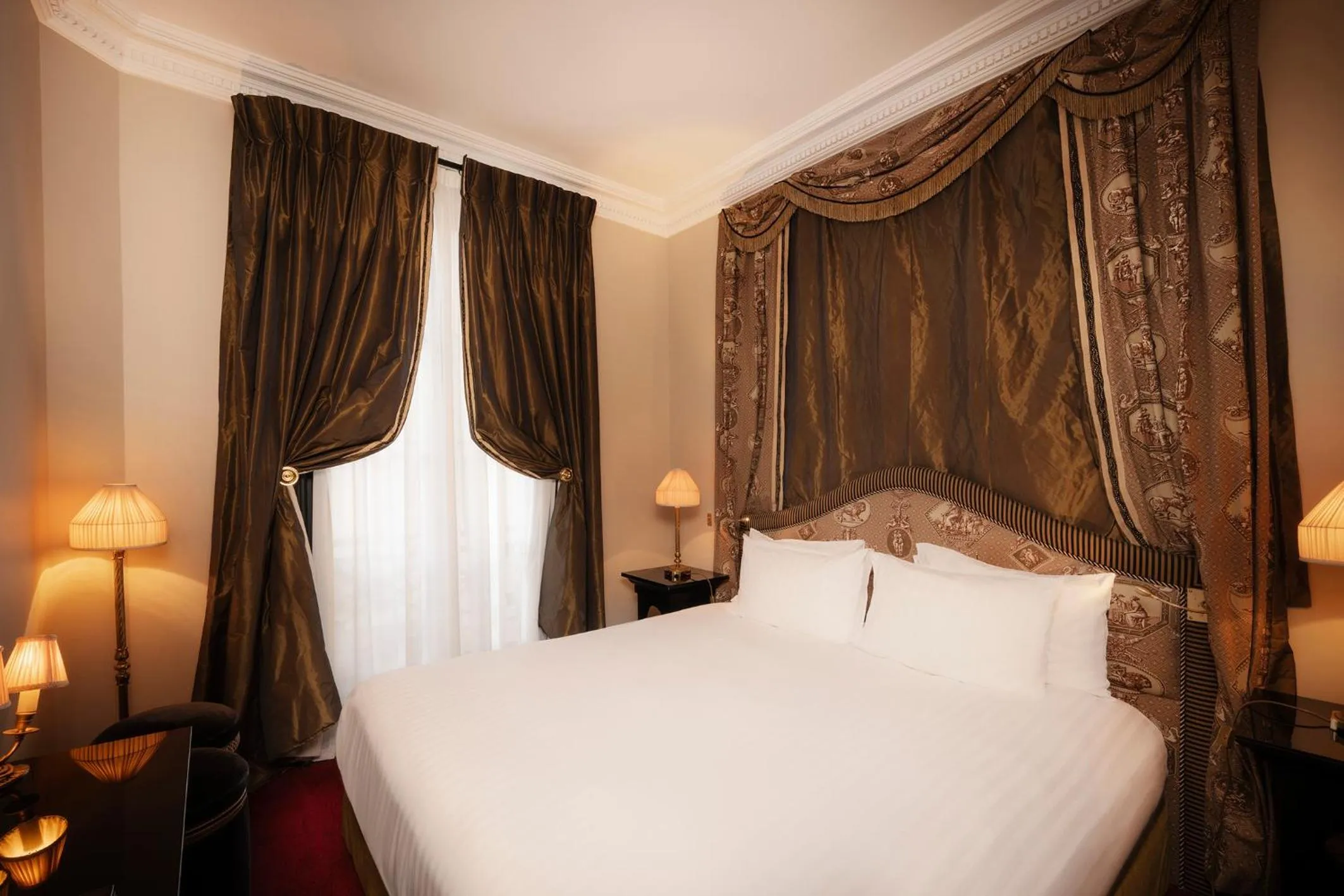 Bedroom, Bed in Maison Athénée