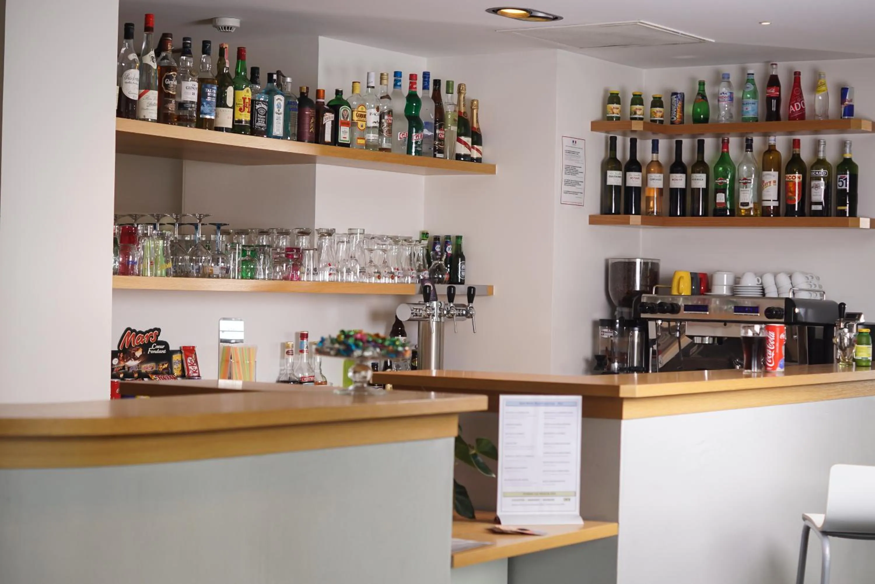 Lounge or bar in H24 HOTEL