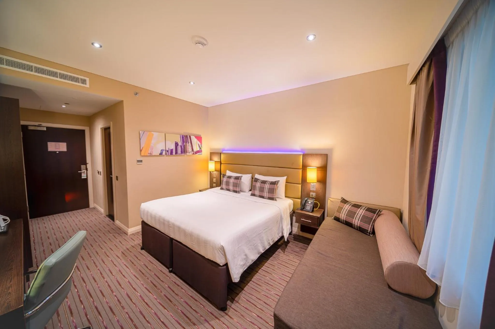 Bed in Premier Inn Doha Education City
