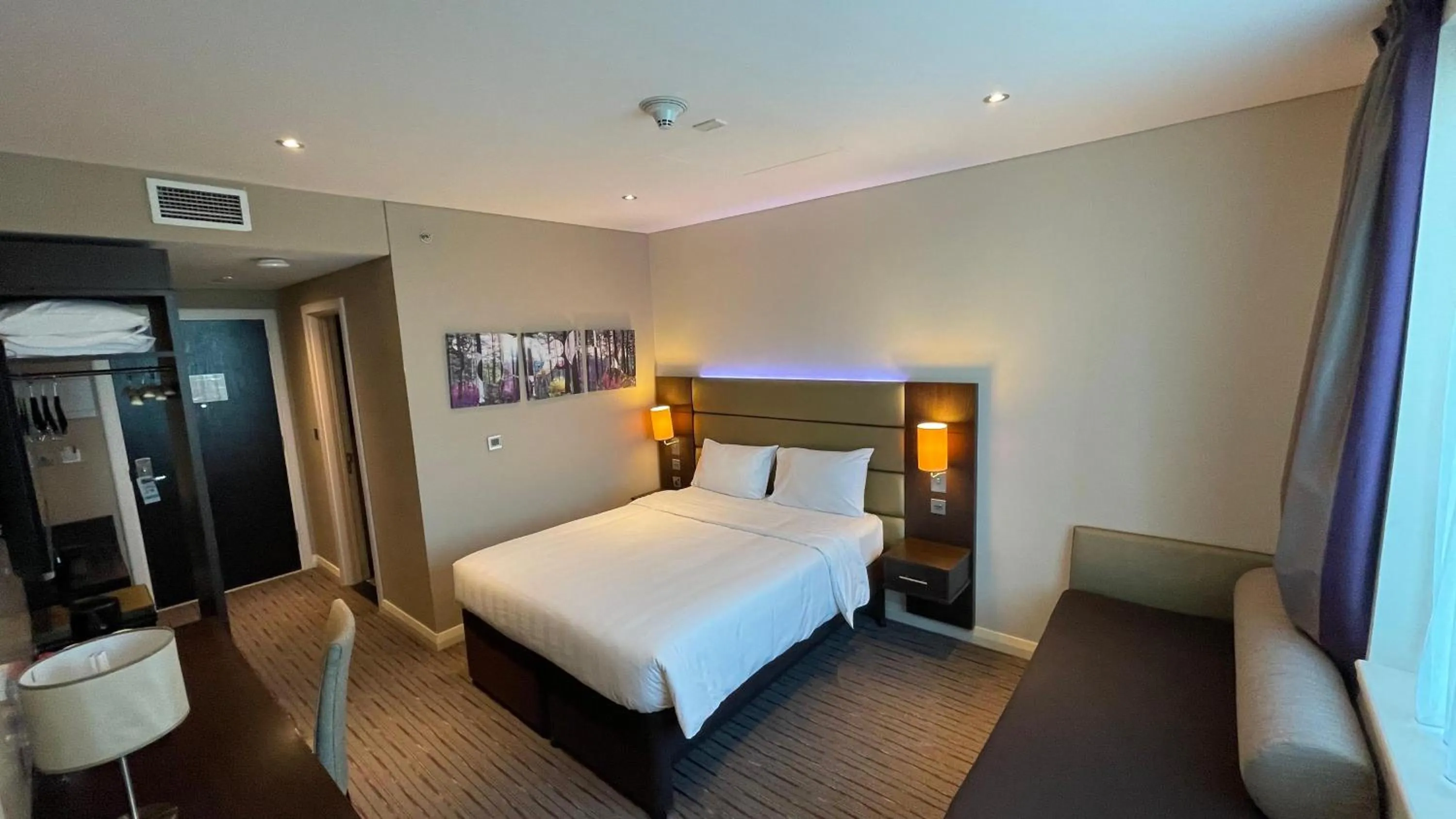 Bed in Premier Inn Doha Education City