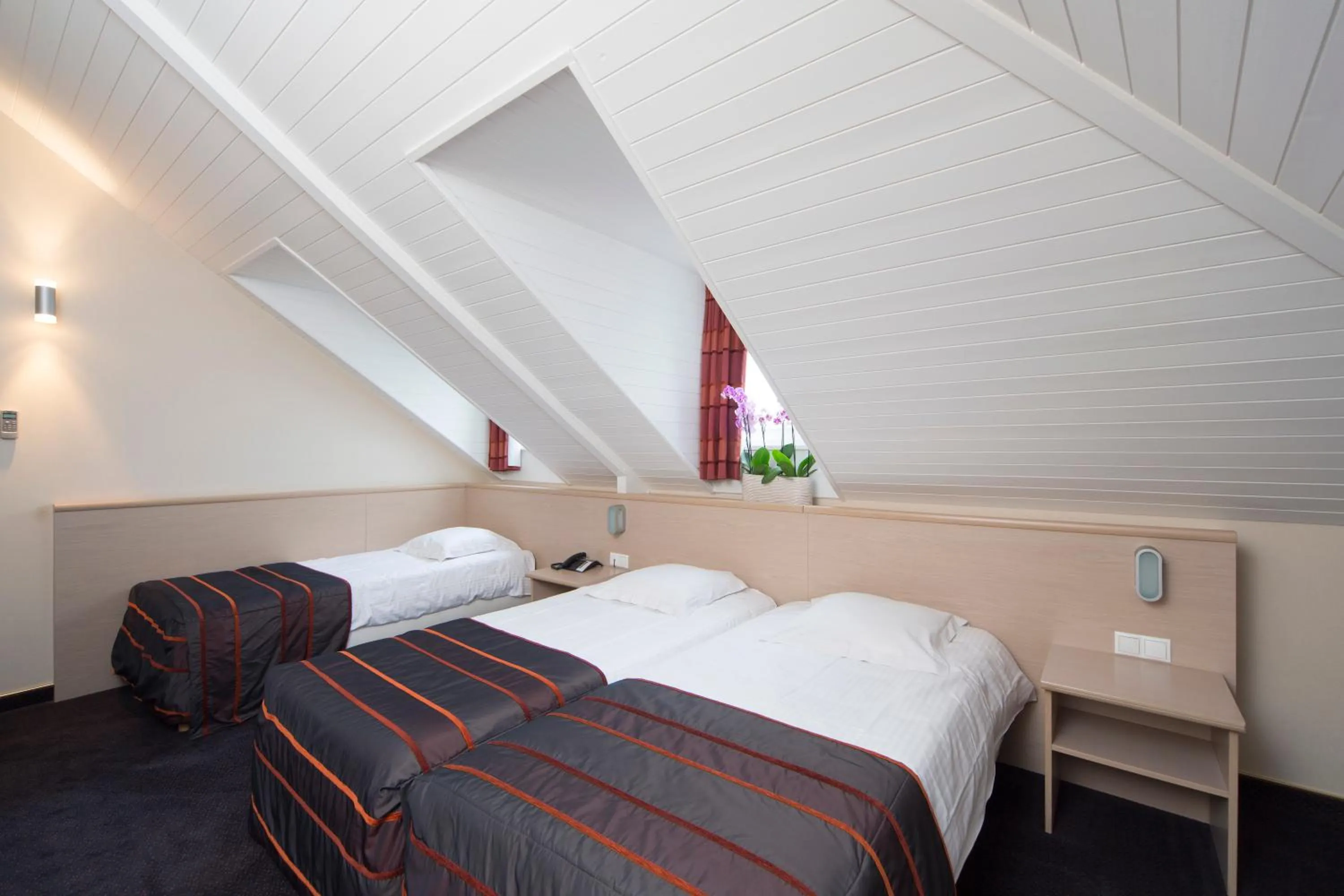 Bed in Hotel Leo Station, Villa et Annexes