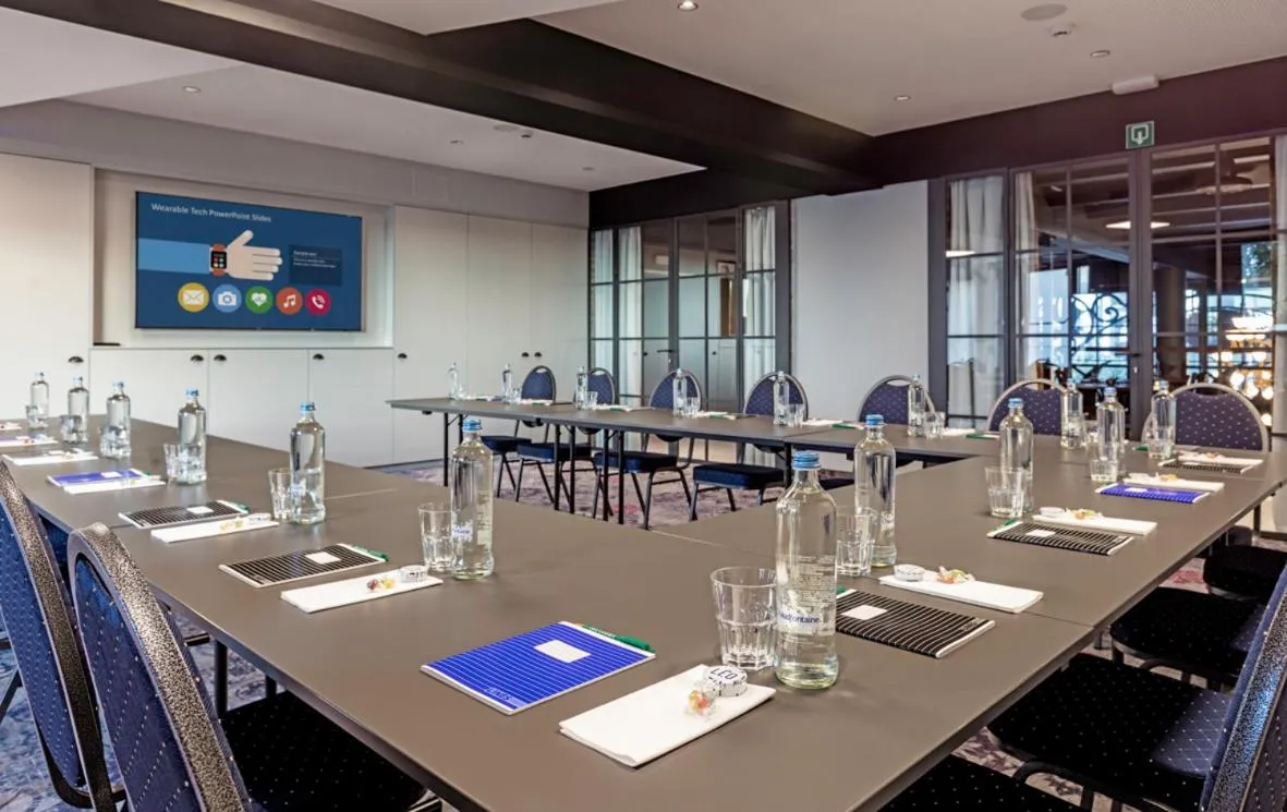 Meeting/conference room in Hotel Leo Station, Villa et Annexes