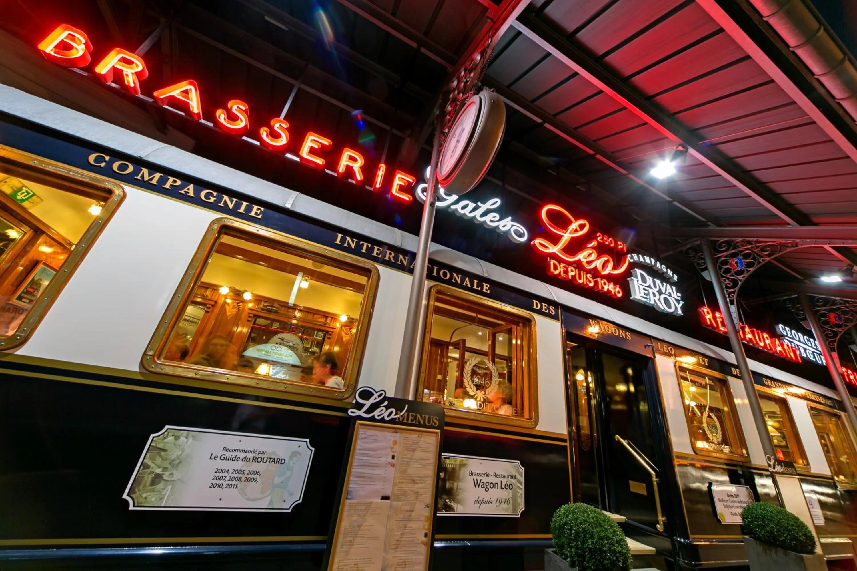 Facade/entrance in Hotel Leo Station, Villa et Annexes