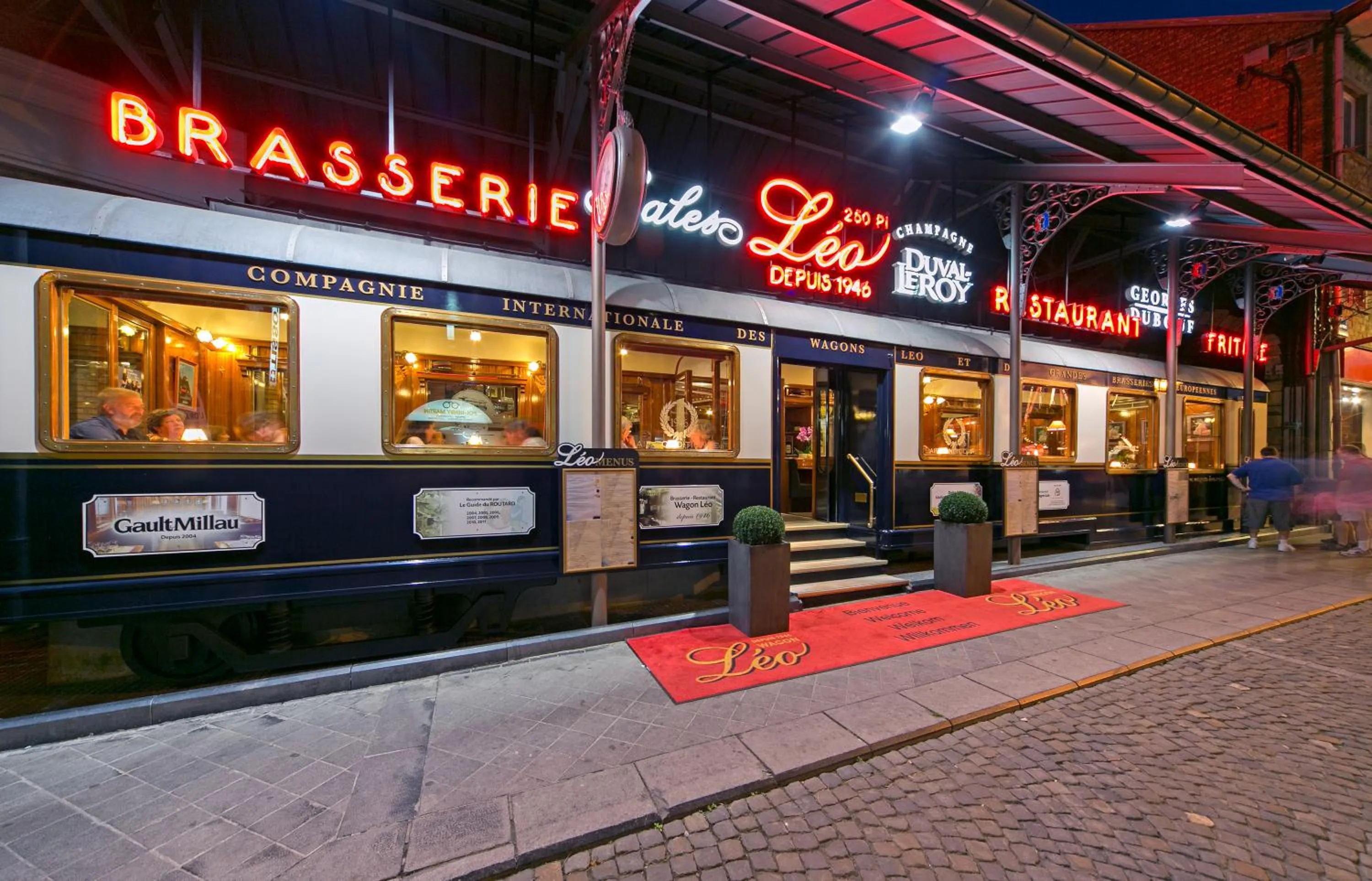 Restaurant/places to eat in Hotel Leo Station, Villa et Annexes