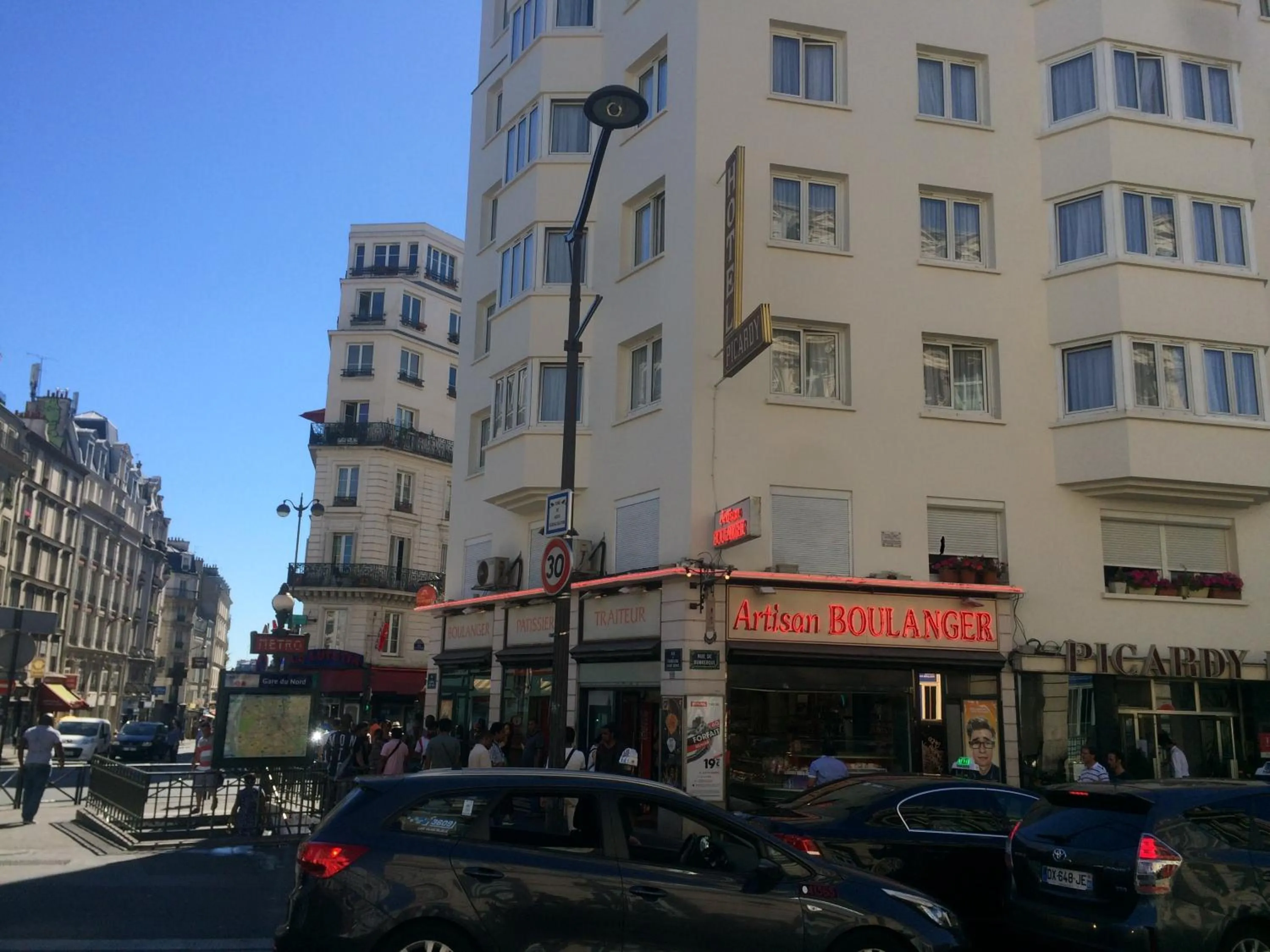 Property building in Picardy Hôtel-Gare du Nord