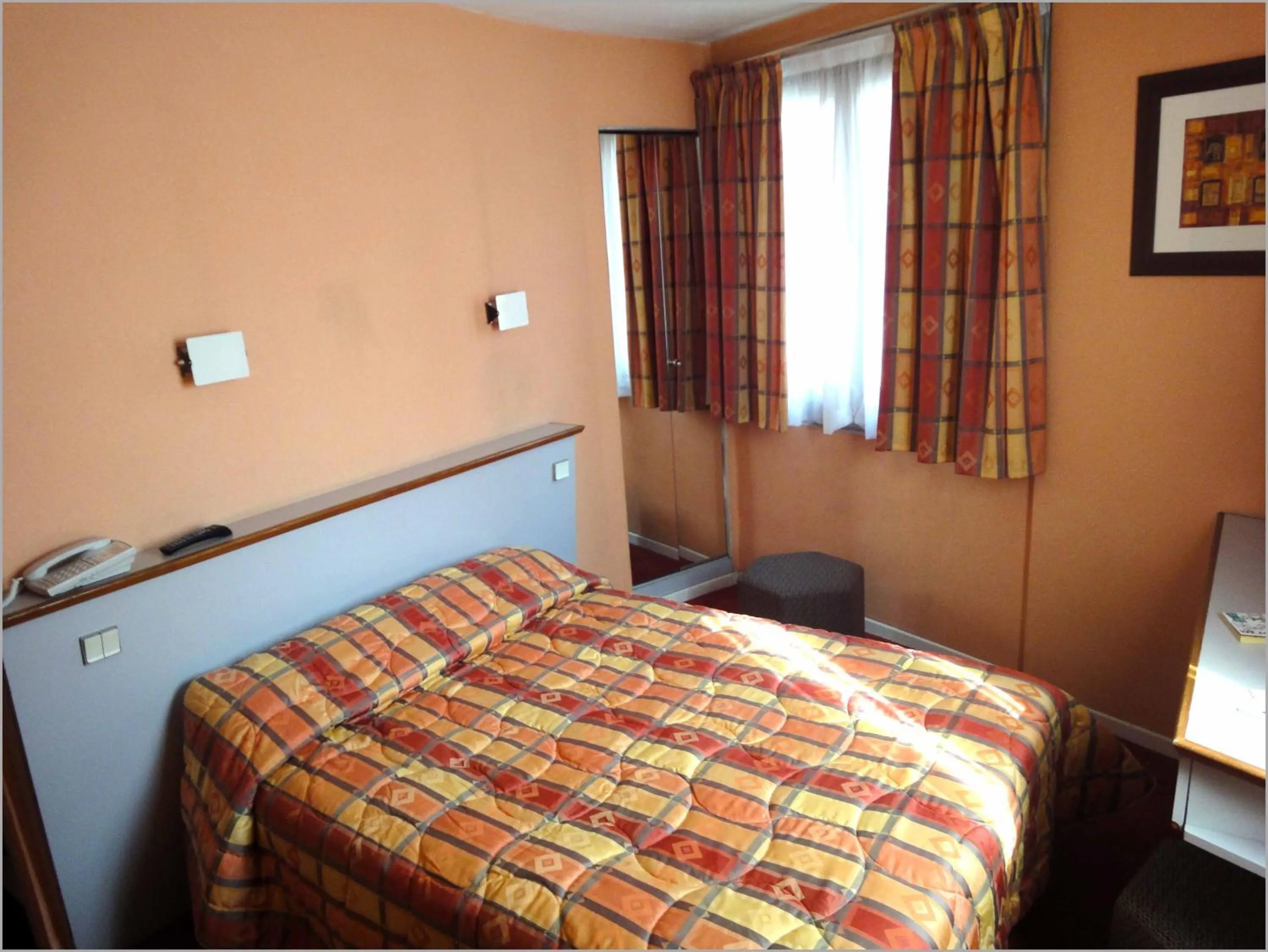 Photo of the whole room, Bed in Picardy Hôtel-Gare du Nord