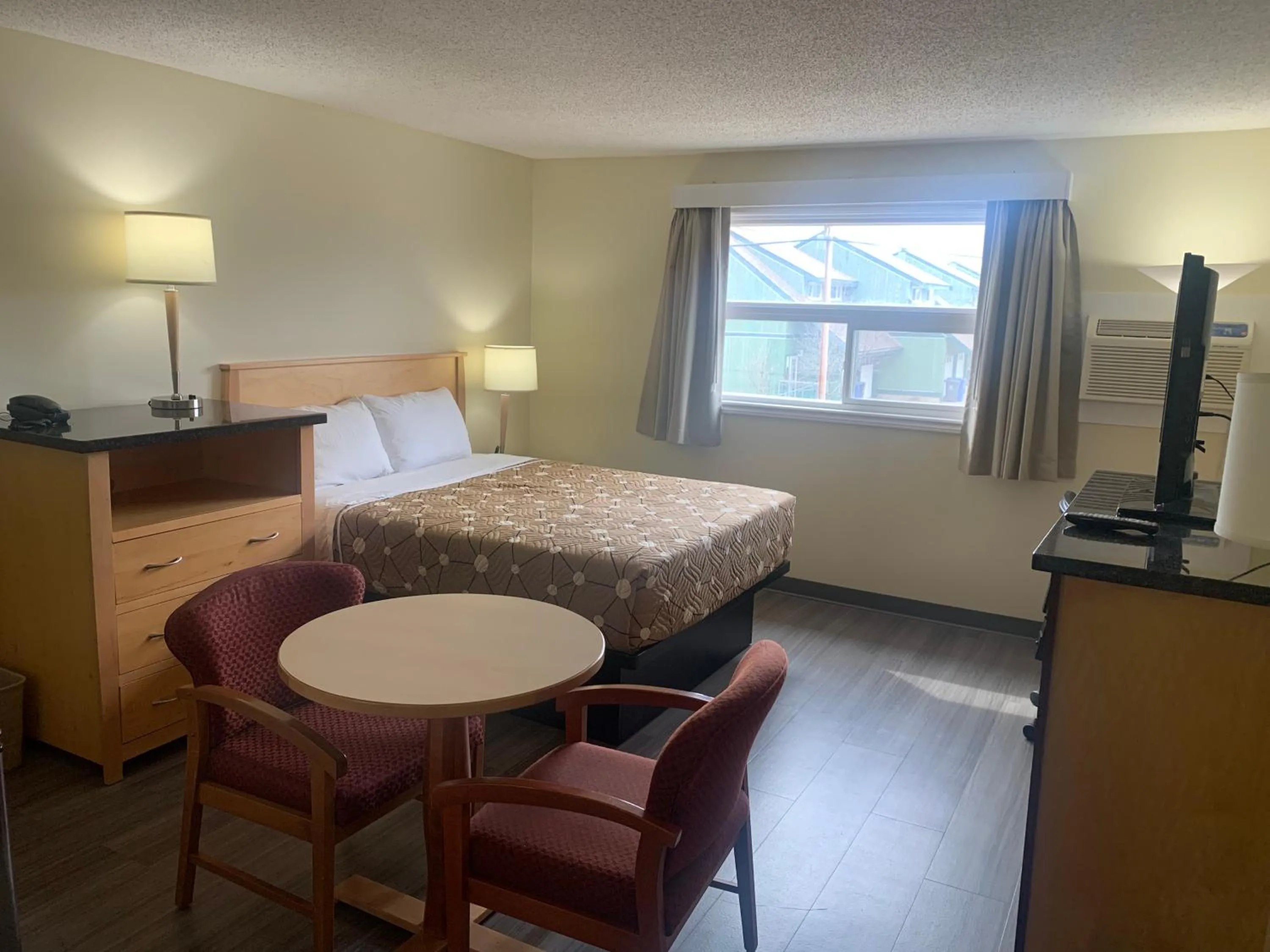 Bedroom, Bed in Northern Lights Inn