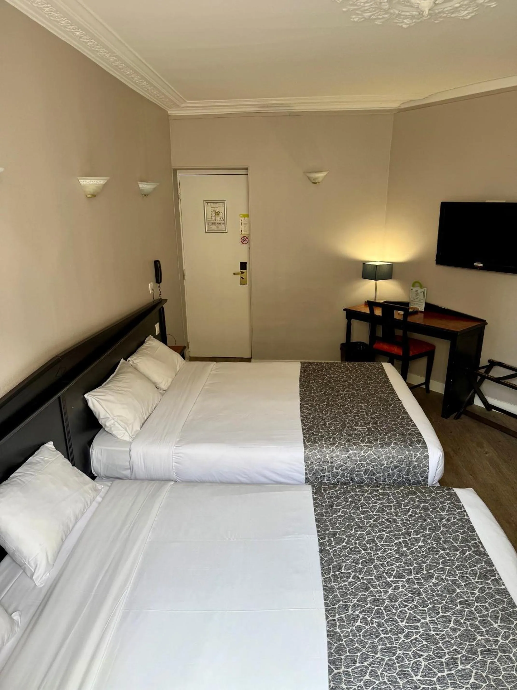 Bed in New Hôtel Gare Du Nord