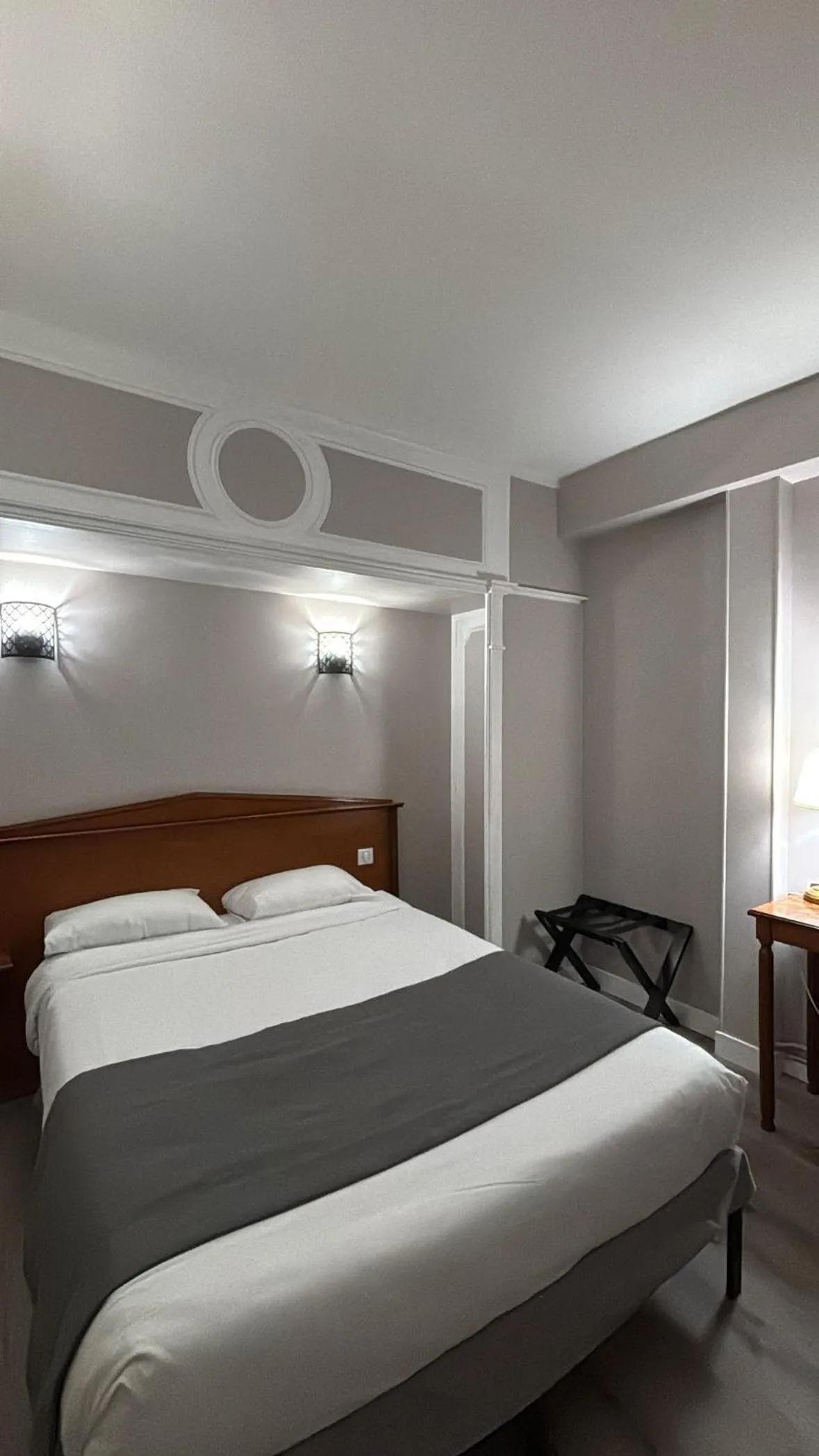 Bedroom, Bed in New Hôtel Gare Du Nord