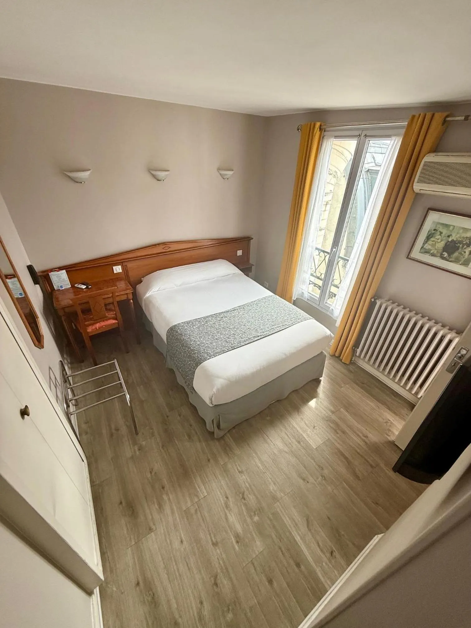 Bed in New Hôtel Gare Du Nord